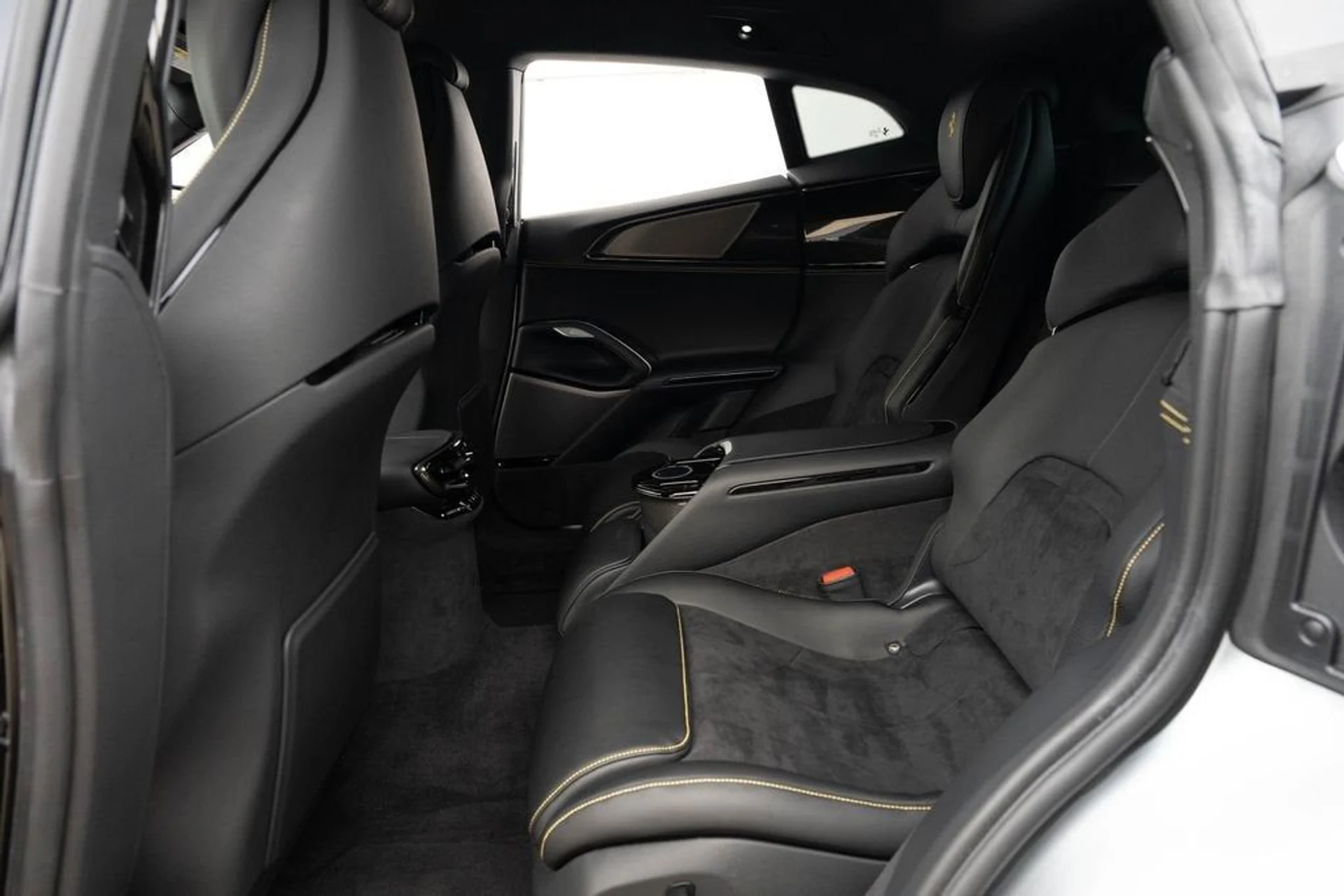 mph055_2628853010_b34a0226be704c6fae2a9ecd741bba67_b18a8694c7