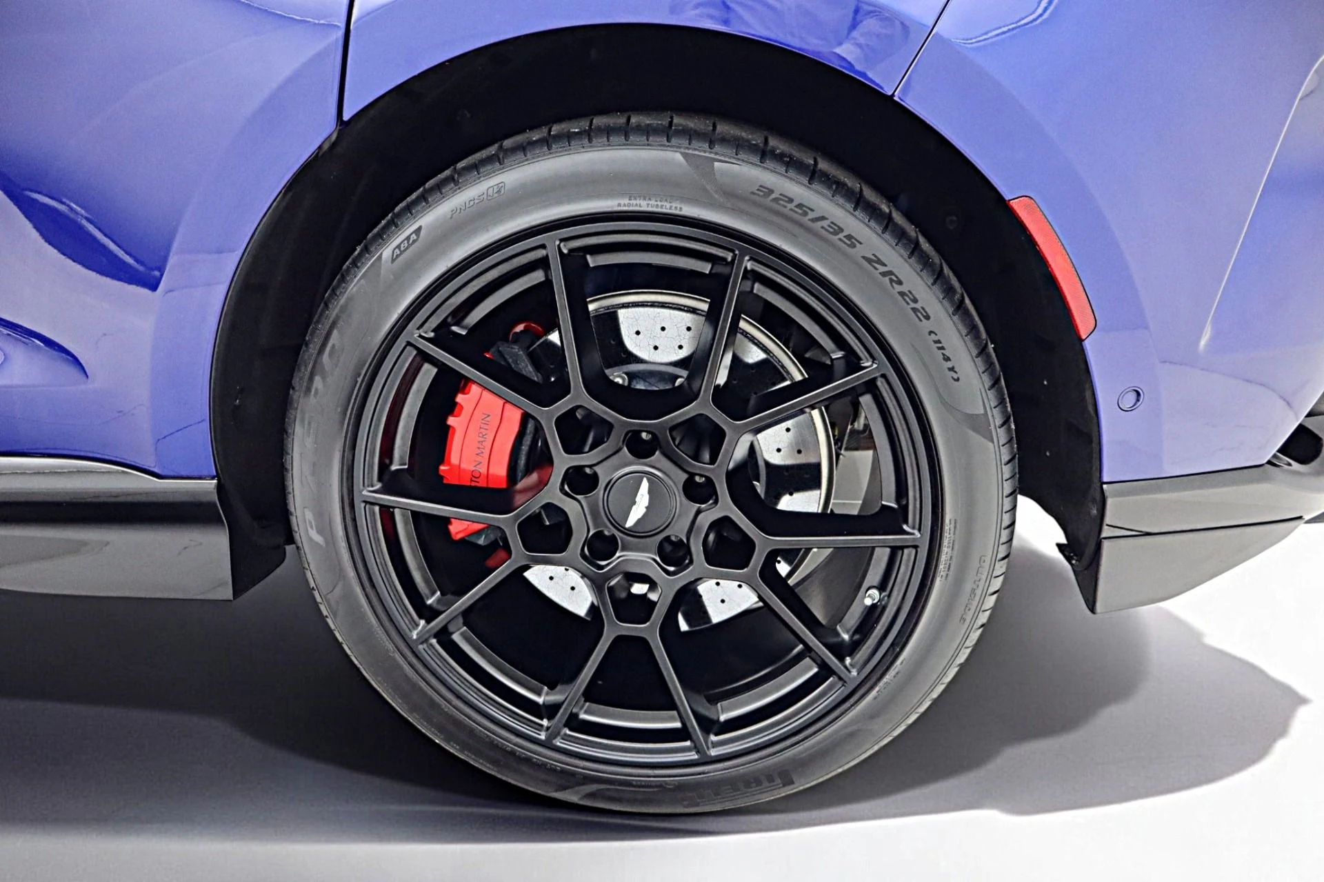 mph055_2652228470_Used_2023_Aston_Martin_DBX_707_7041f8713a