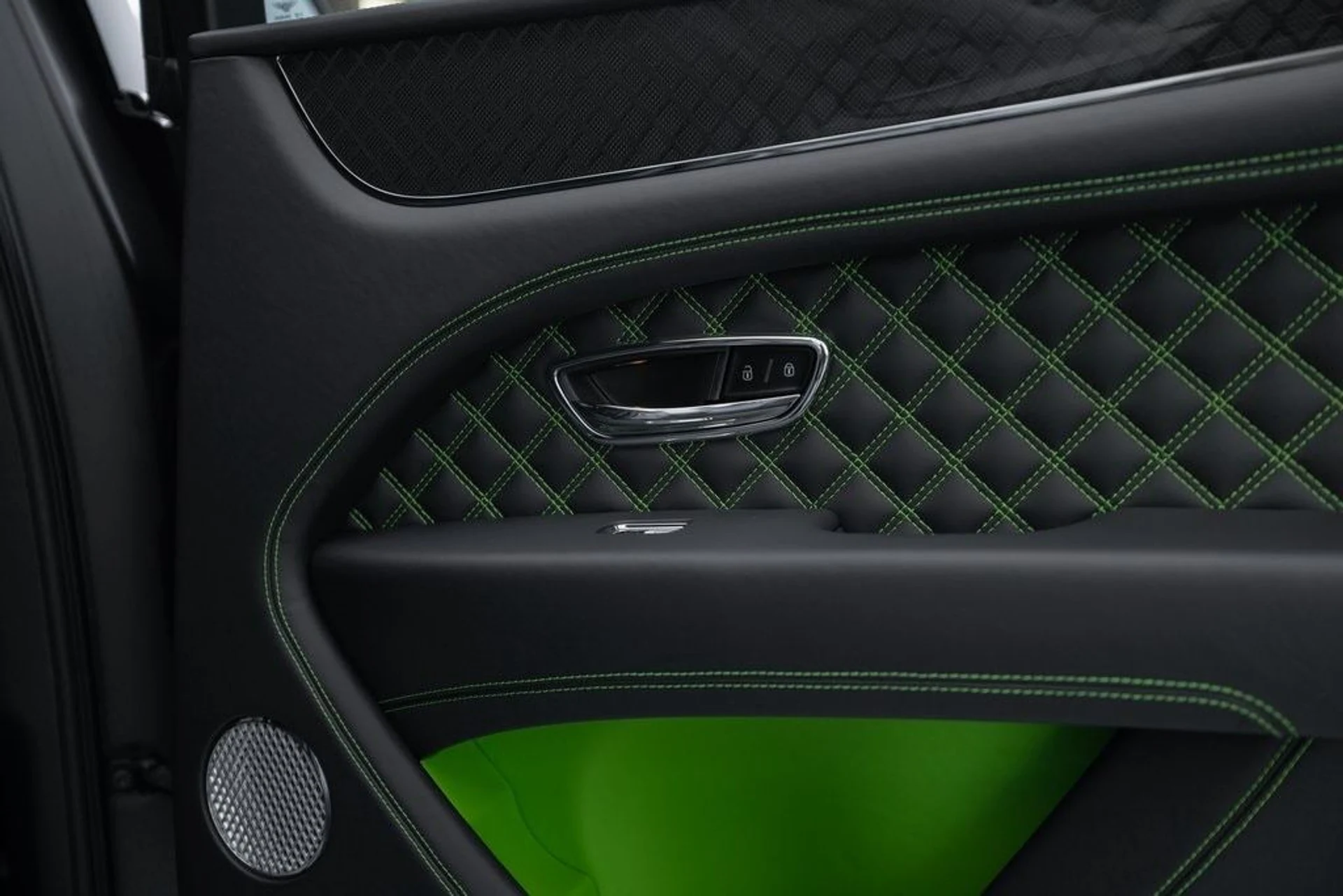 mph055_2686223375_be0aff83e89c1f7e4a64faa3d1badd61x_5f79371c33