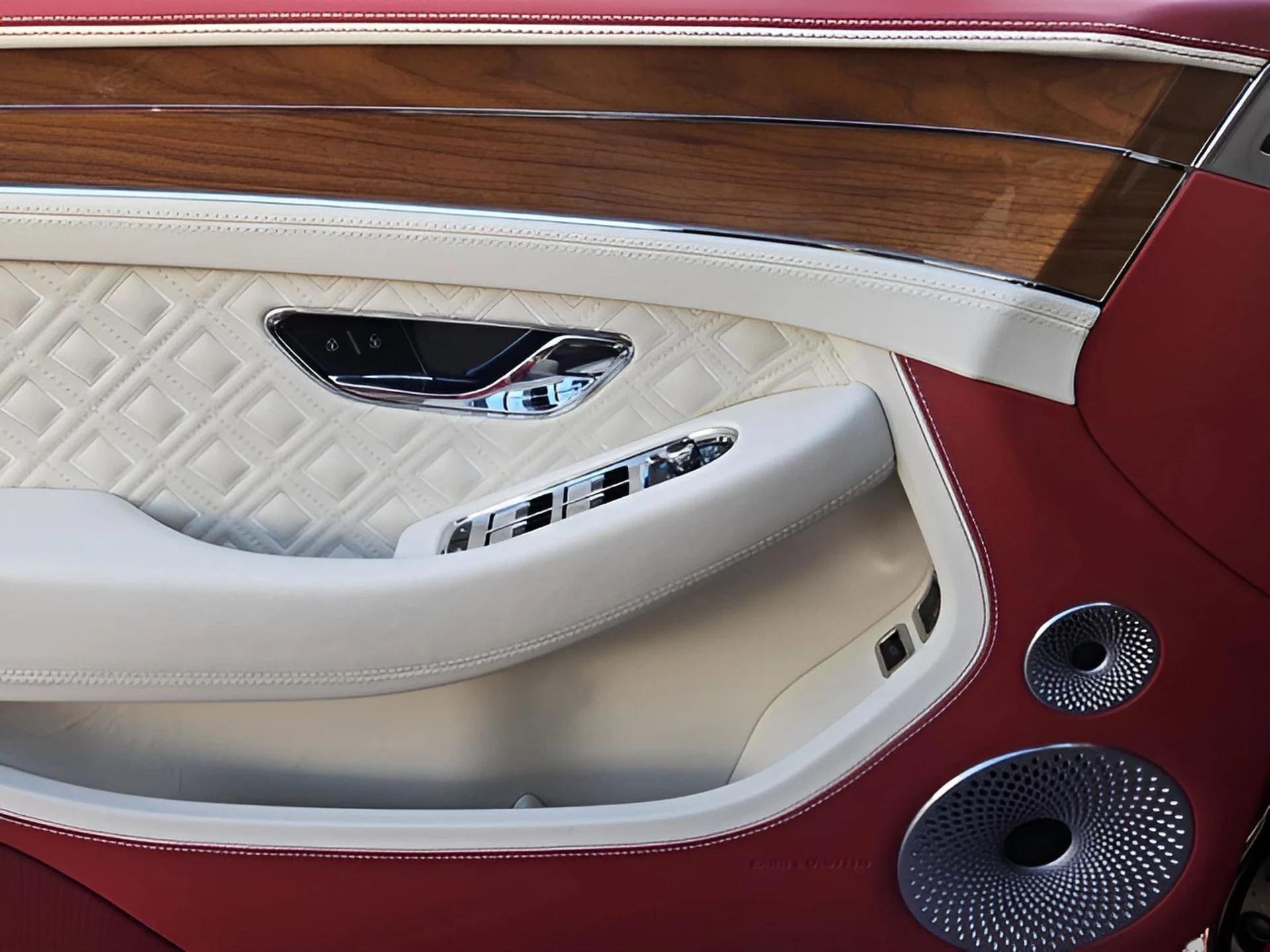 mph055_2719470981_4621f4192271ed9f0ae486a4d9069e98x_eca1f536c9