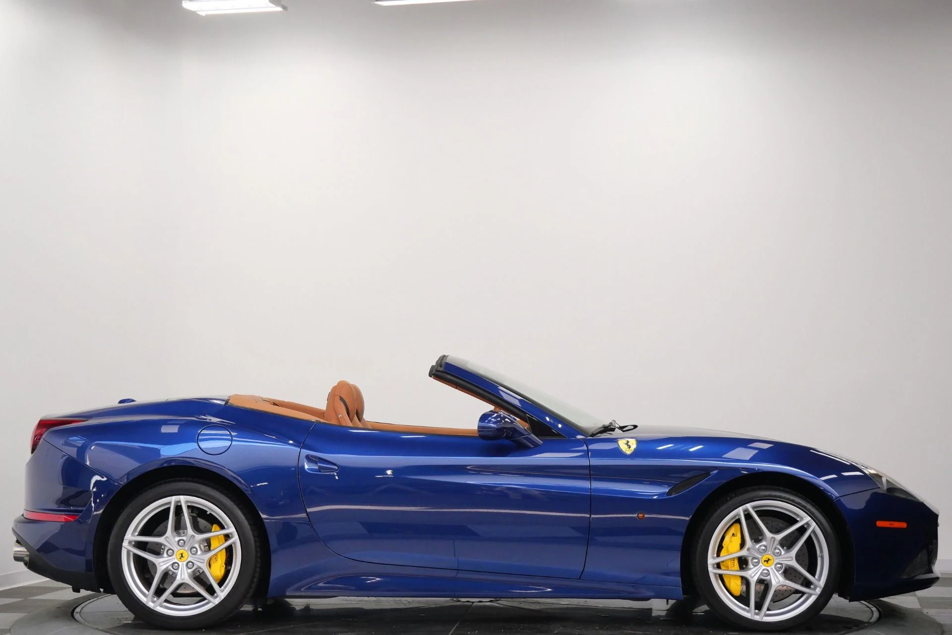 mph055_2724174380_Used_2017_Ferrari_California_T_553_Horsepower_Ventilated_Seats_Low_Miles_1780071789_8571157caf