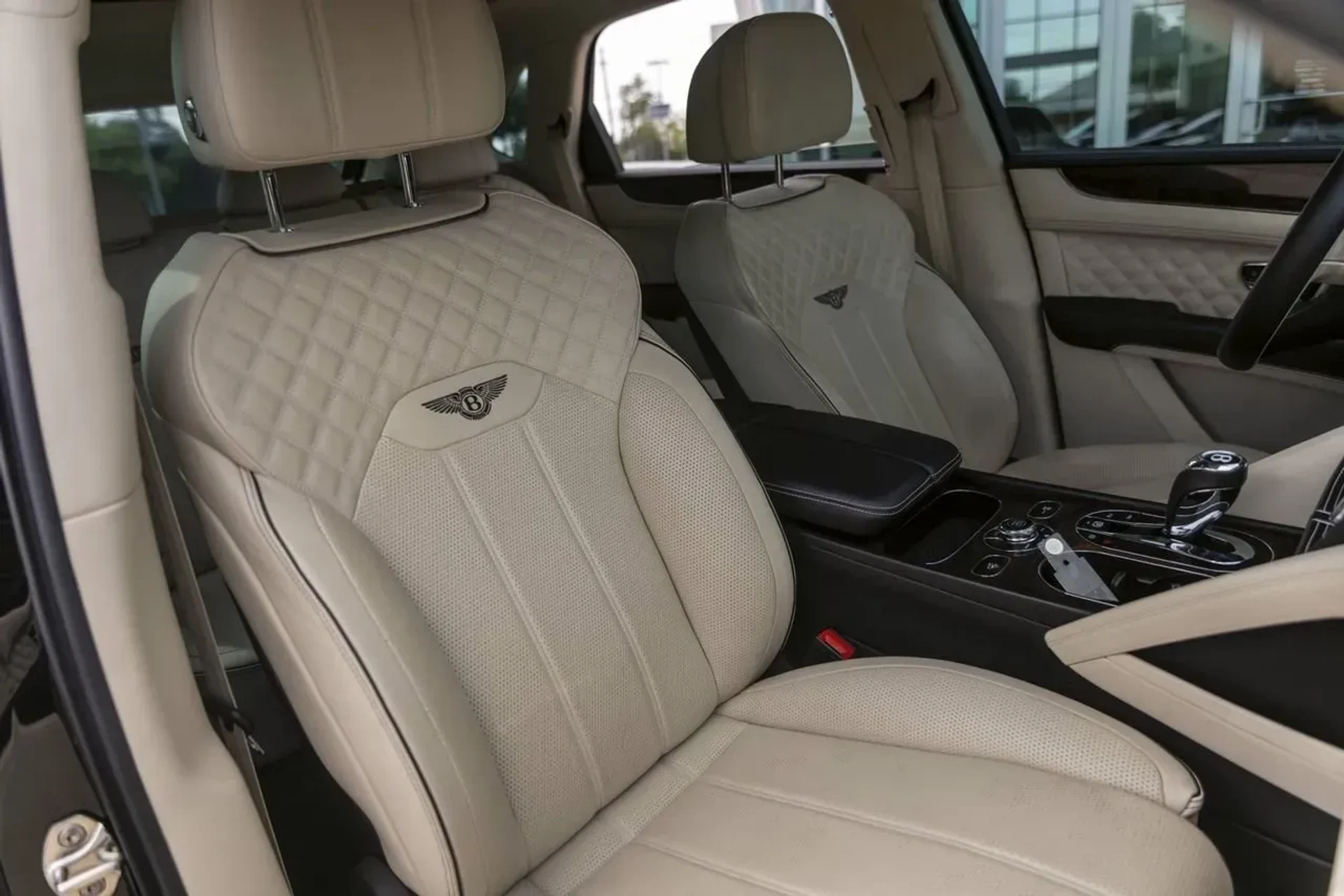 mph055_2755879886_40ab45cdf972464394f3a887c786ea2e_45509a854d