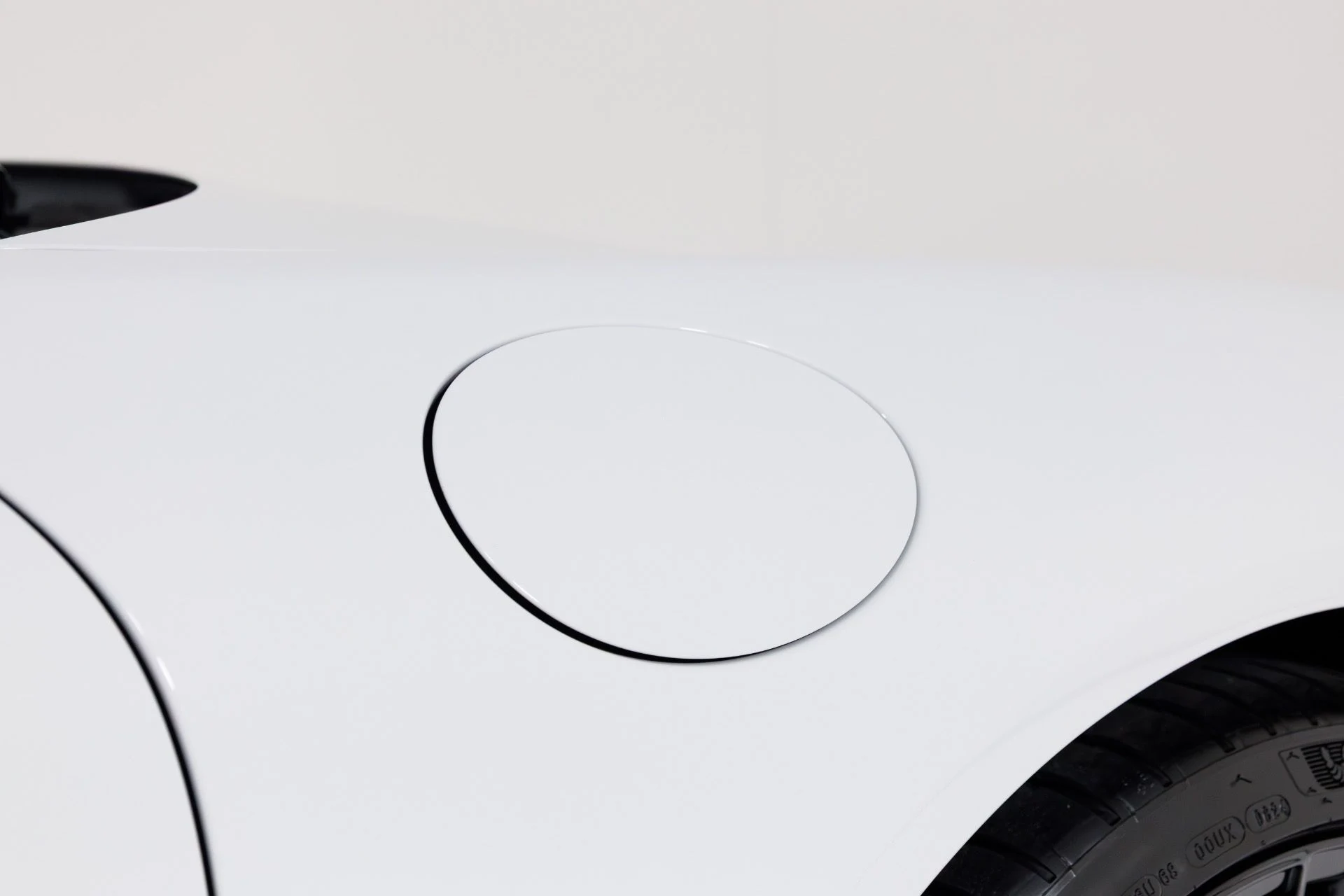 mph055_2807930554_Used_2019_Porsche_911_Turbo_S_1769802428_994520c761