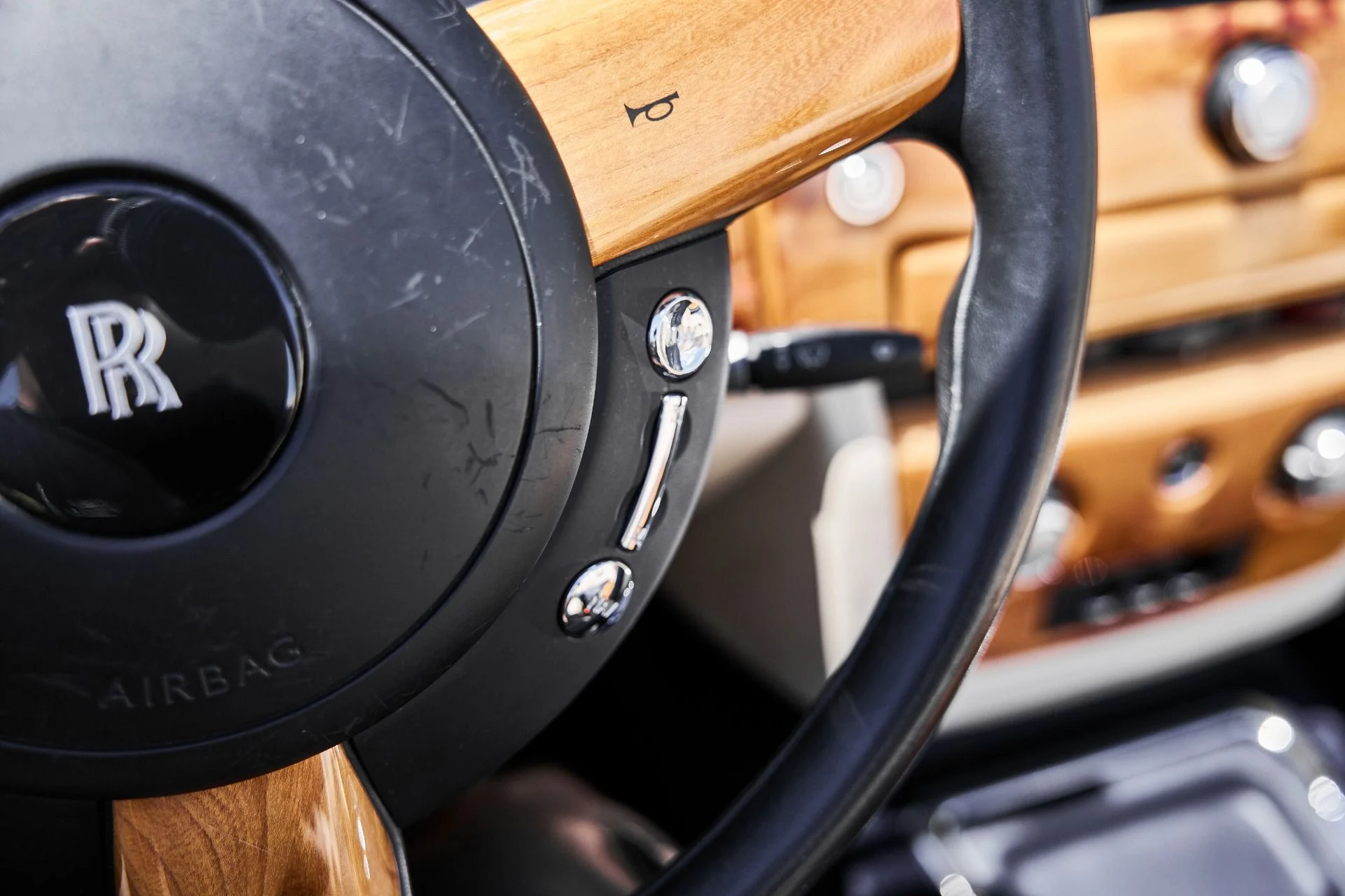 mph055_2837373419_Used_2009_Rolls_Royce_Phantom_Drophead_Coupe_Base_1779209716_6d00ecb053