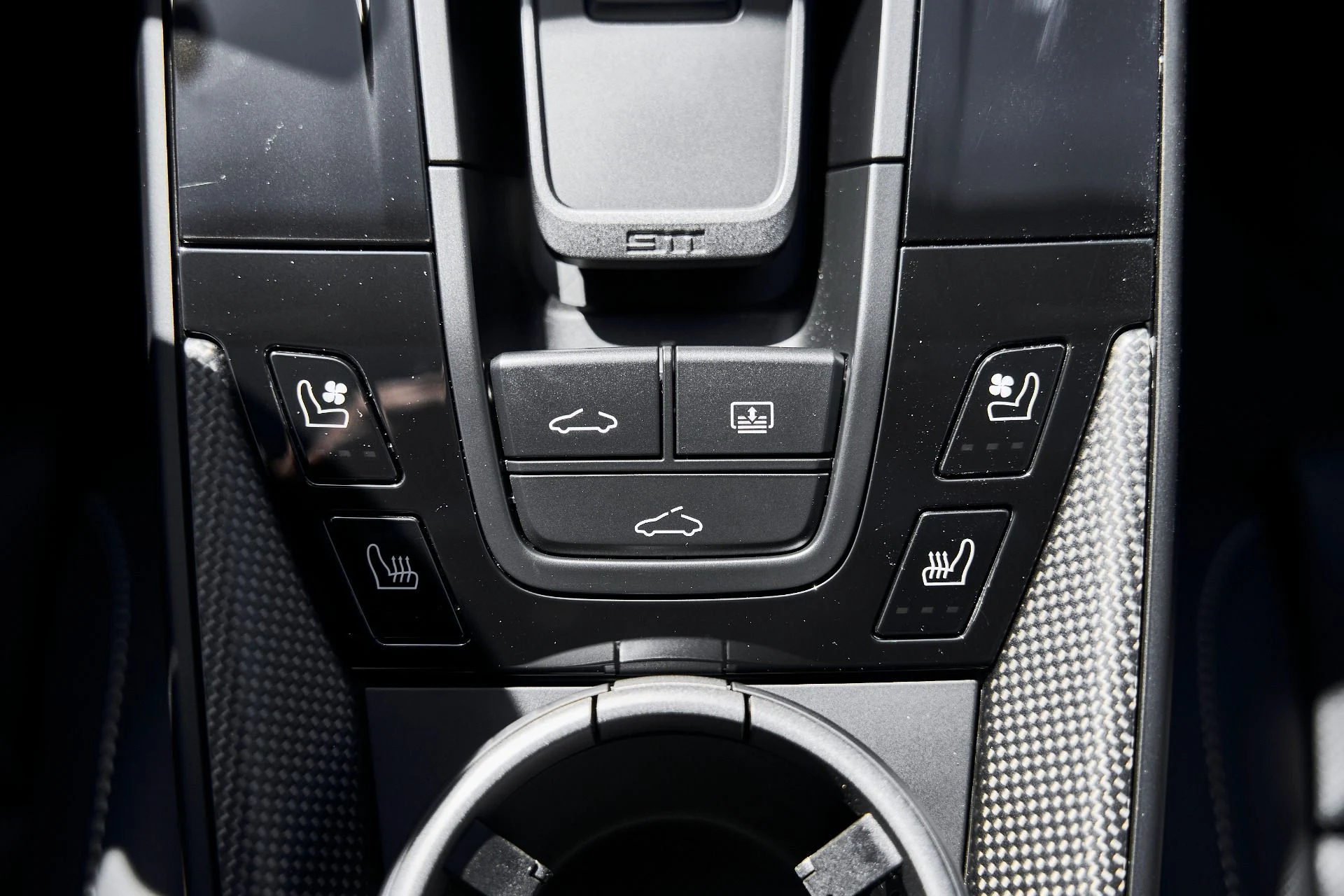 mph055_2847263437_Used_2026_Porsche_911_Carrera_4_GTS_1776878404_dd0b2c5575