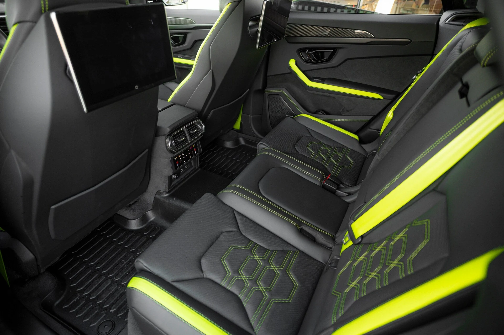 mph055_2880167941_974b602e0f5d4871a79f931a0c0bb282_776ce747bc