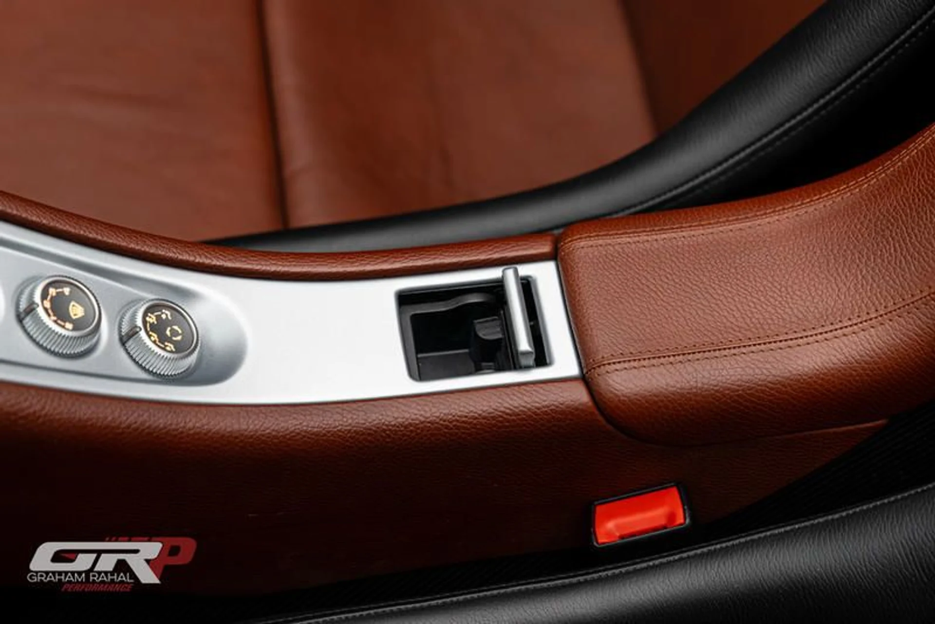 mph055_2896408098_220_B7935_9_D51_4552_911_B_A62_E85_D918_A2_e421c29e04