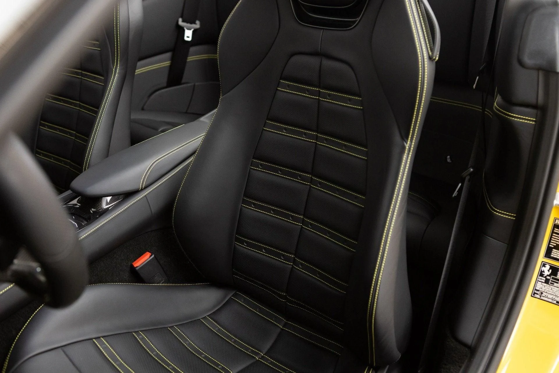 mph055_2934640104_Used_2020_Ferrari_Portofino_1777367934_a134163d53