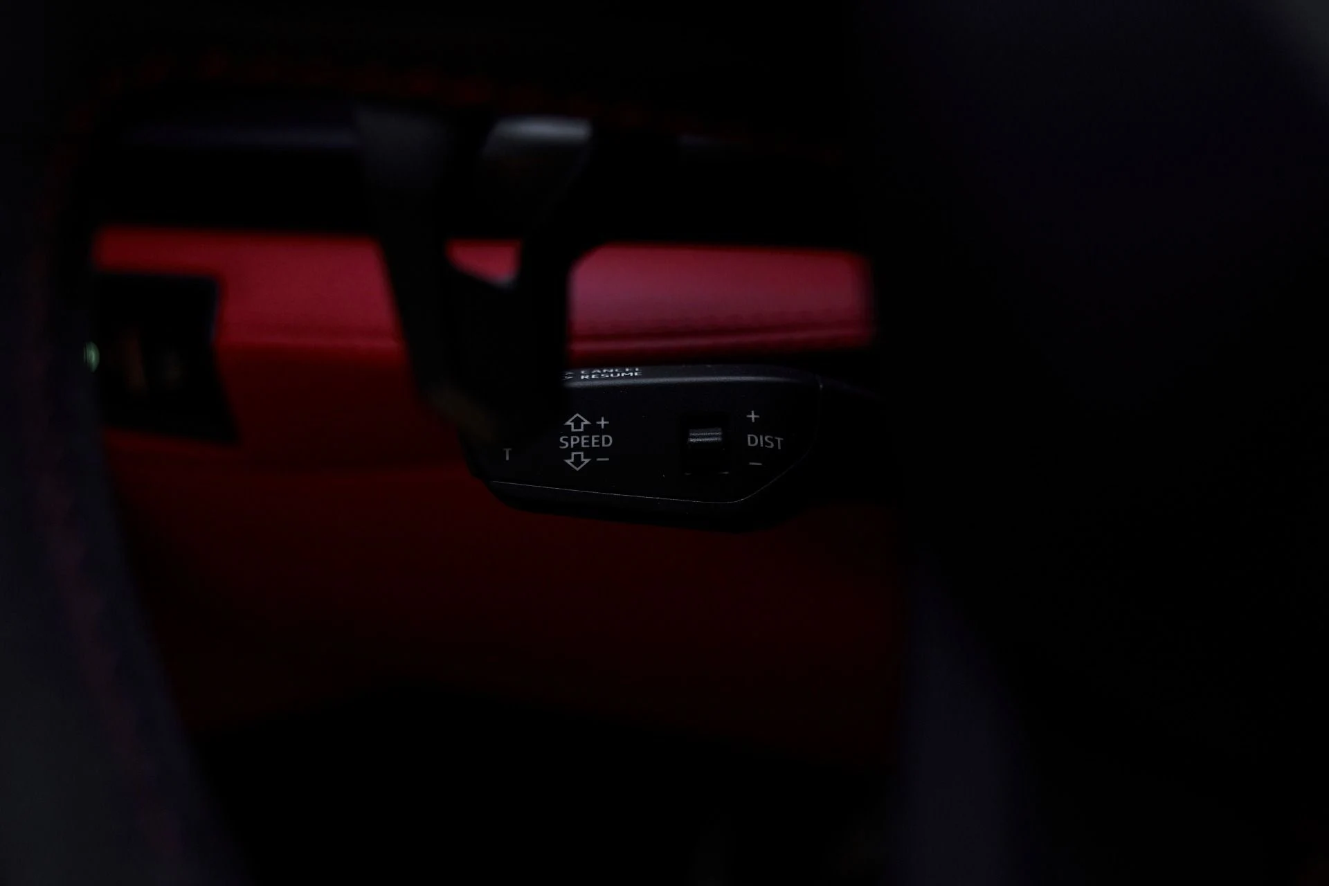 mph055_2935044404_Used_2025_Lamborghini_Urus_SE_1778289258_4a0c91d703