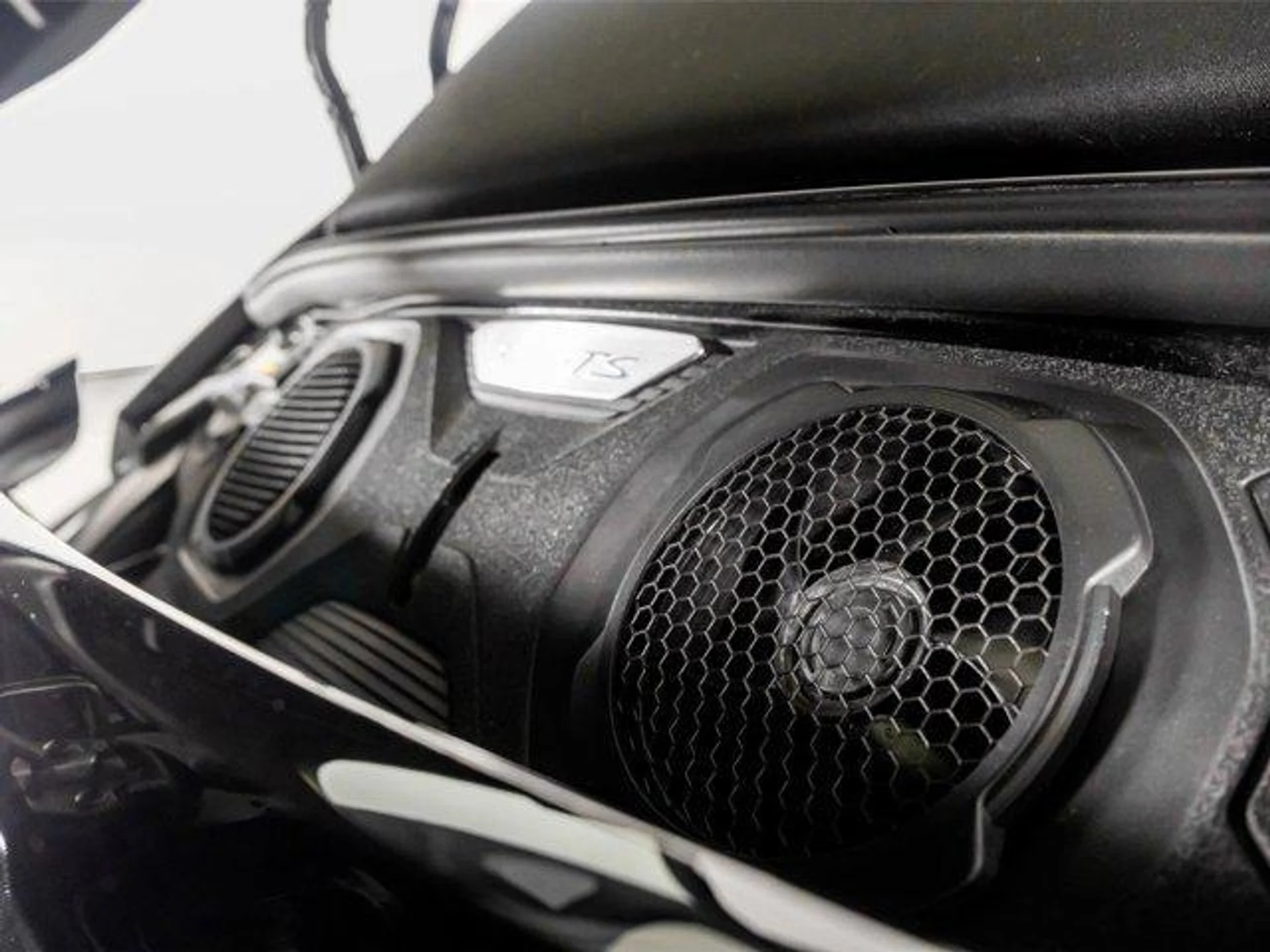 mph055_29416424_jv_Cn_Ps_UL_08_Rr_F8tik_Z_Og_RI_9_Ohdo_906ab9d143