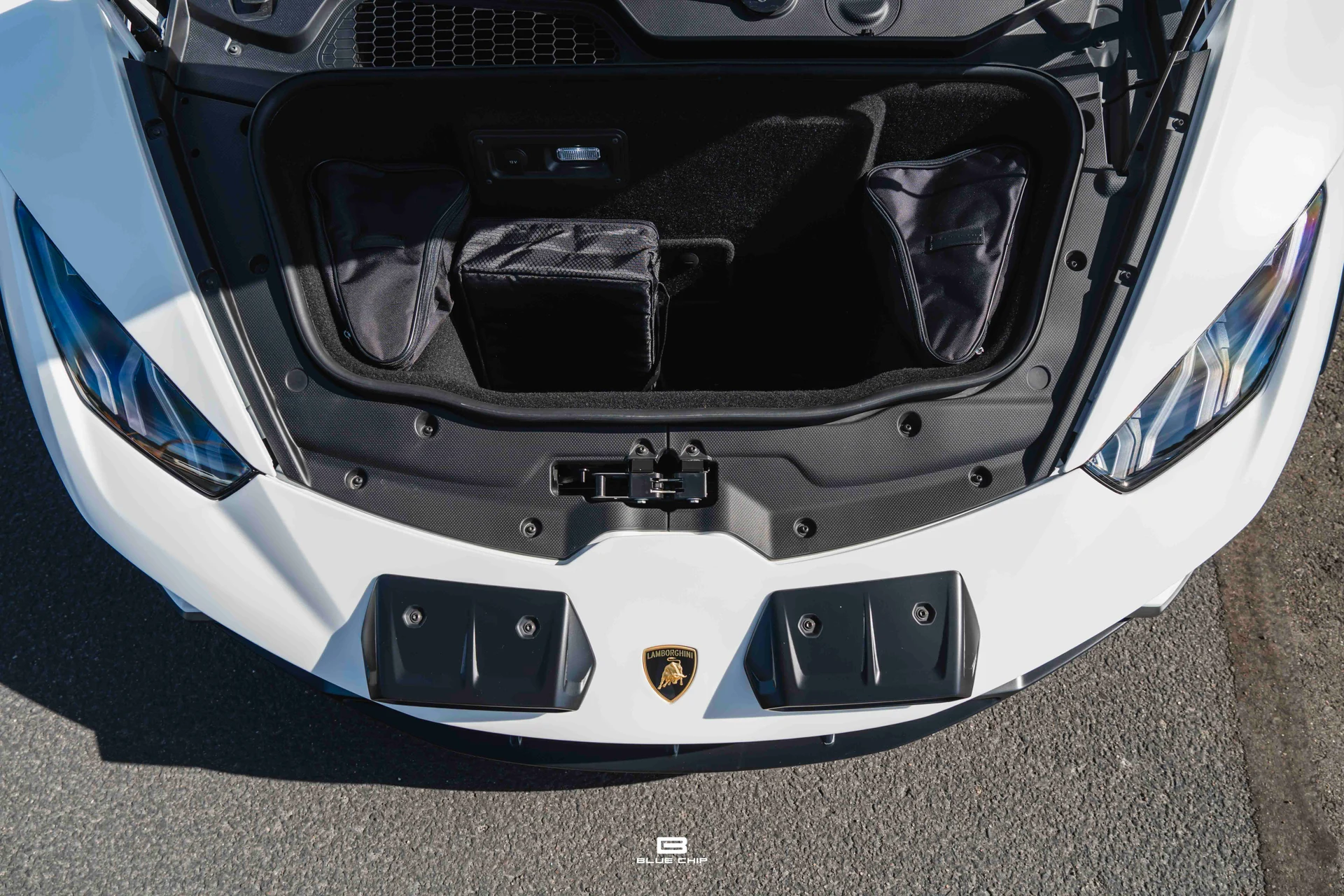 mph055_2945202917_6a31cfffc1c3d77e5808401c_2024_Lamborghini_Huracan_Sterrato_56_b6a99d0614