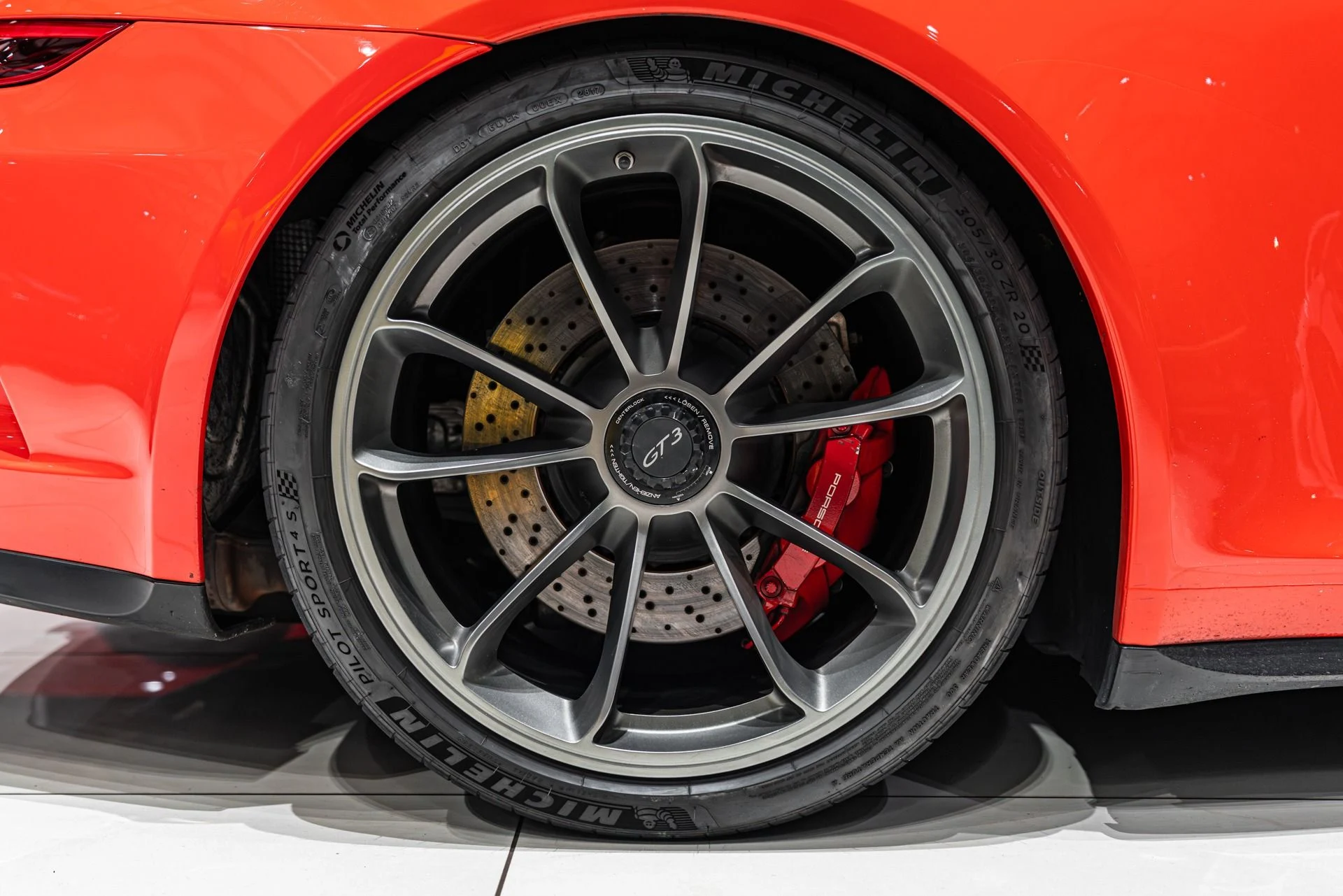 mph055_2945259760_13130_p56_l_1034ddee29