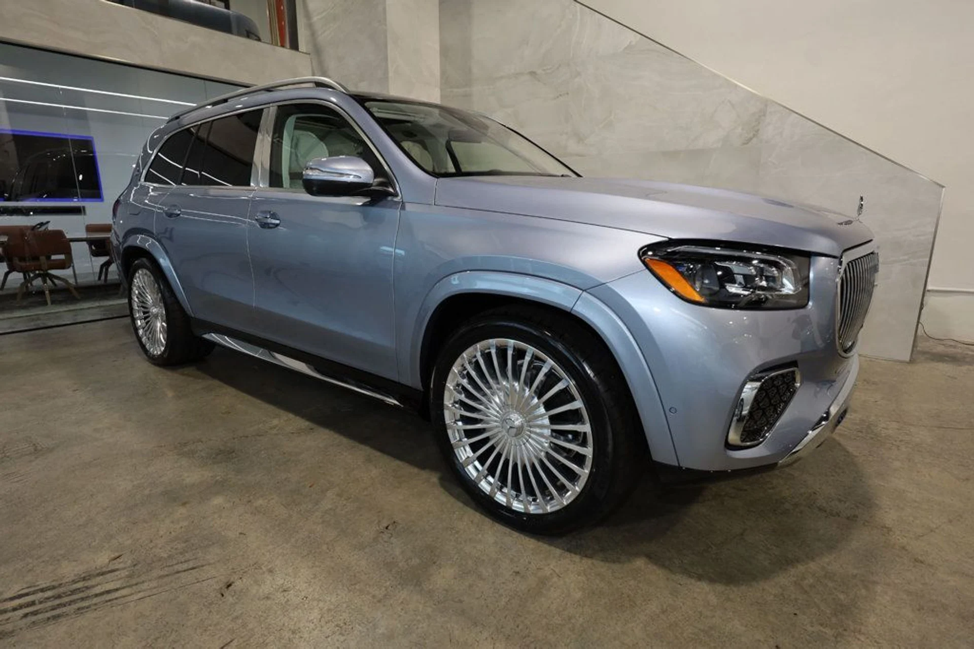 mph055_2960446328_used_2025_mercedes_benz_gls_maybachgls6004maticsuv_6305_23033193_56_1024_b0b91eceed