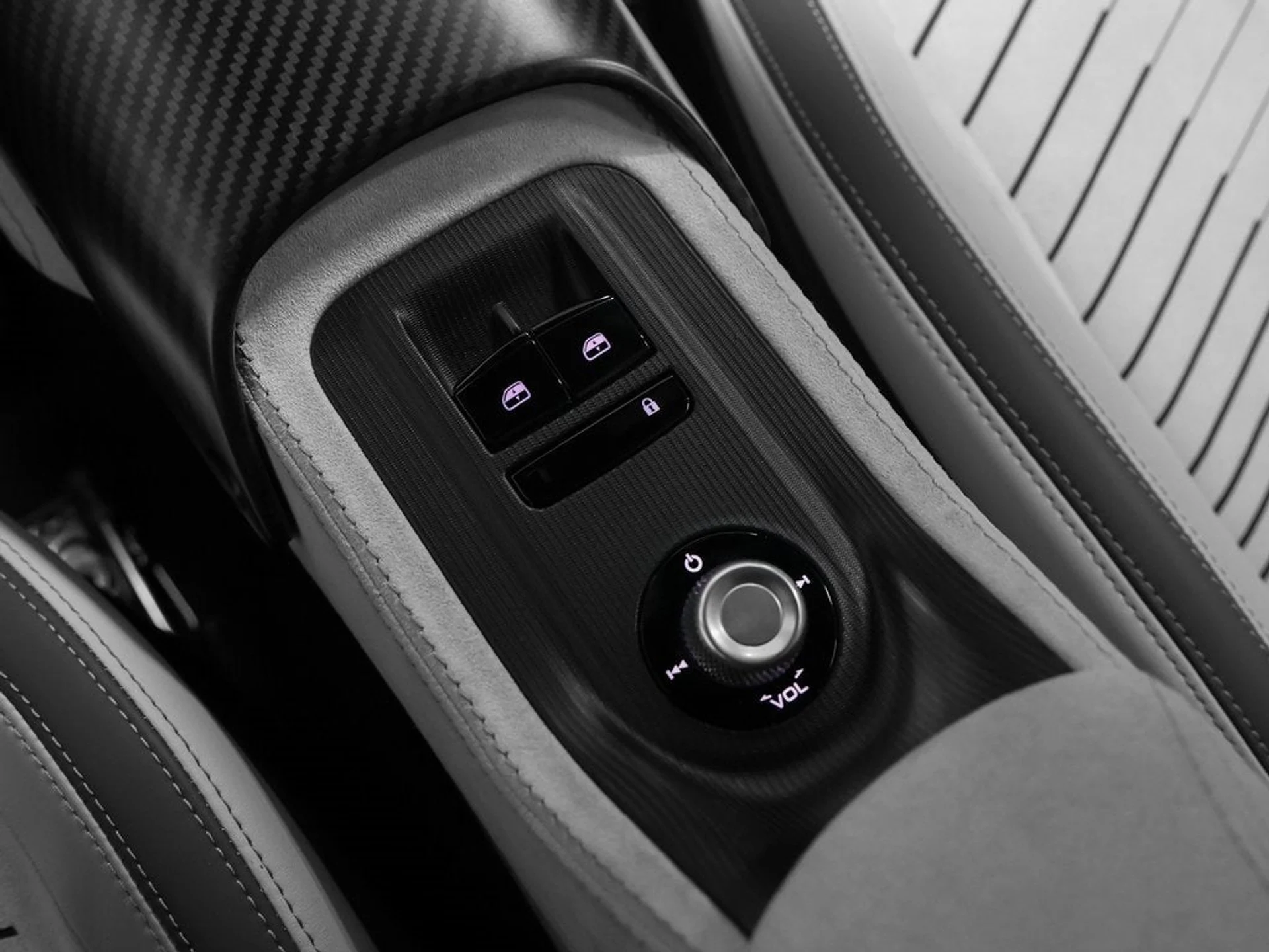 mph055_2966751345_56_4de6962d5a