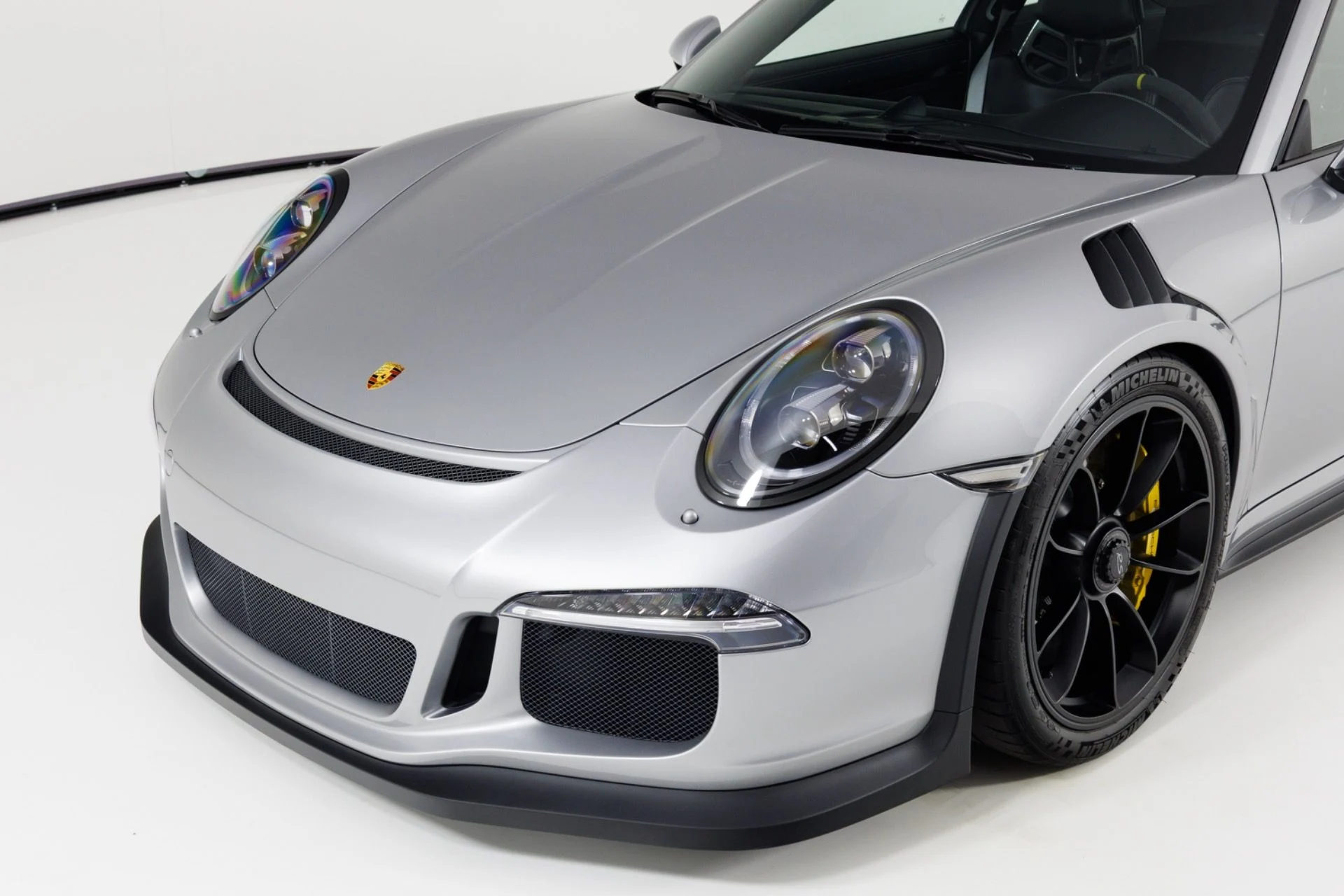mph055_3009132756_Used_2016_Porsche_911_GT_3_RS_1782496726_cd2aaca182
