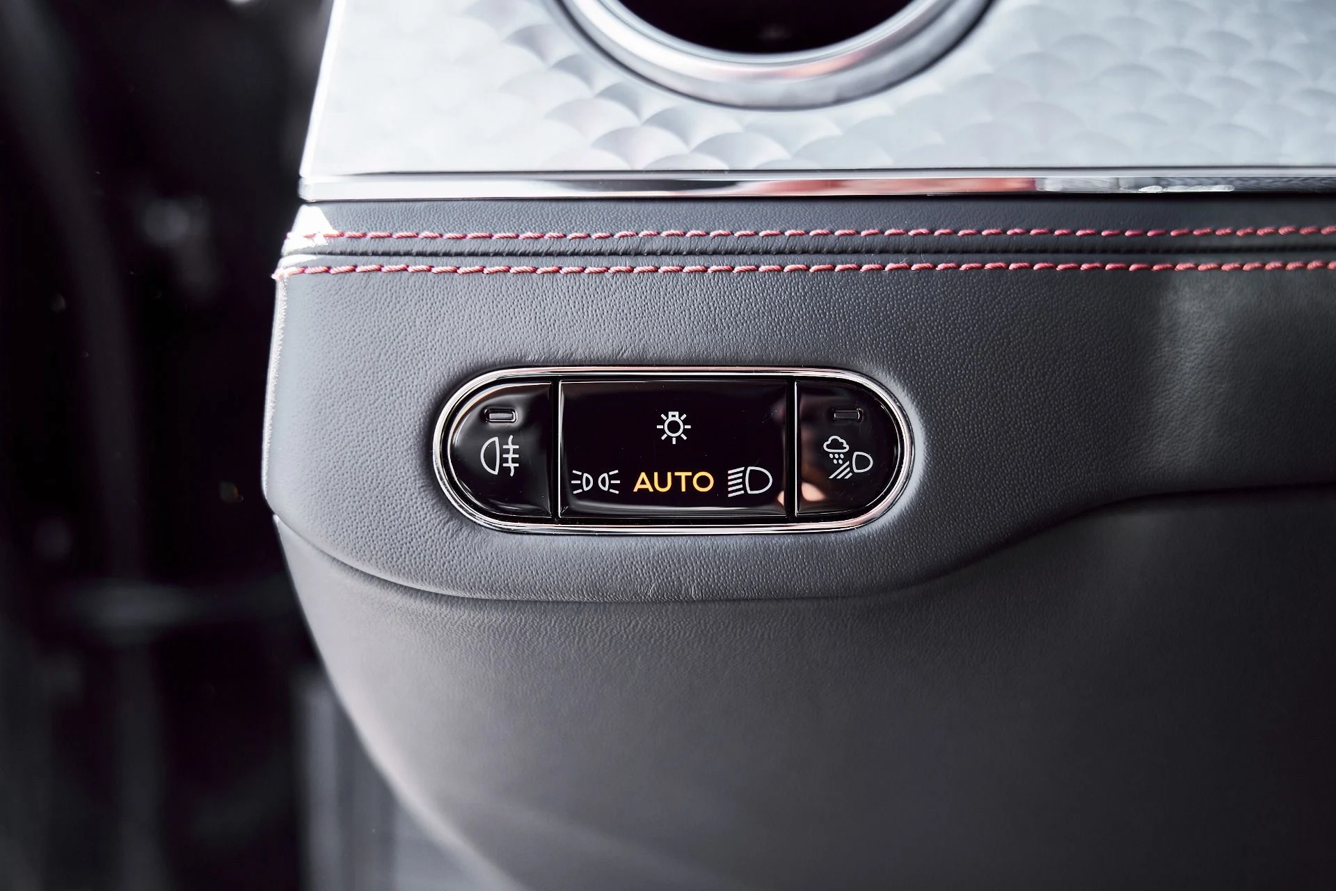 mph055_3018003918_Used_2023_Bentley_Flying_Spur_V8_1773280716_be15ac7419