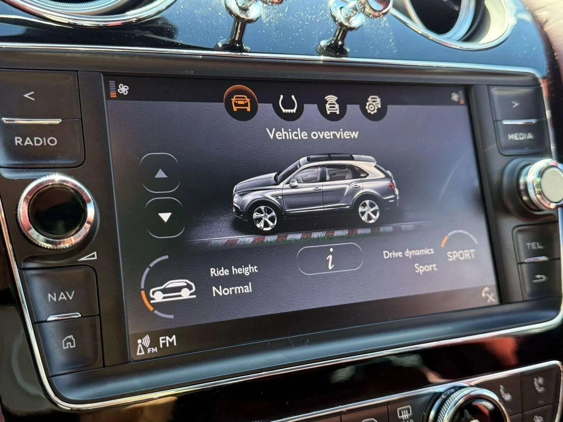 mph055_3024150409_975b5bb84f99422a80c411f0d4f3c697_a779150697