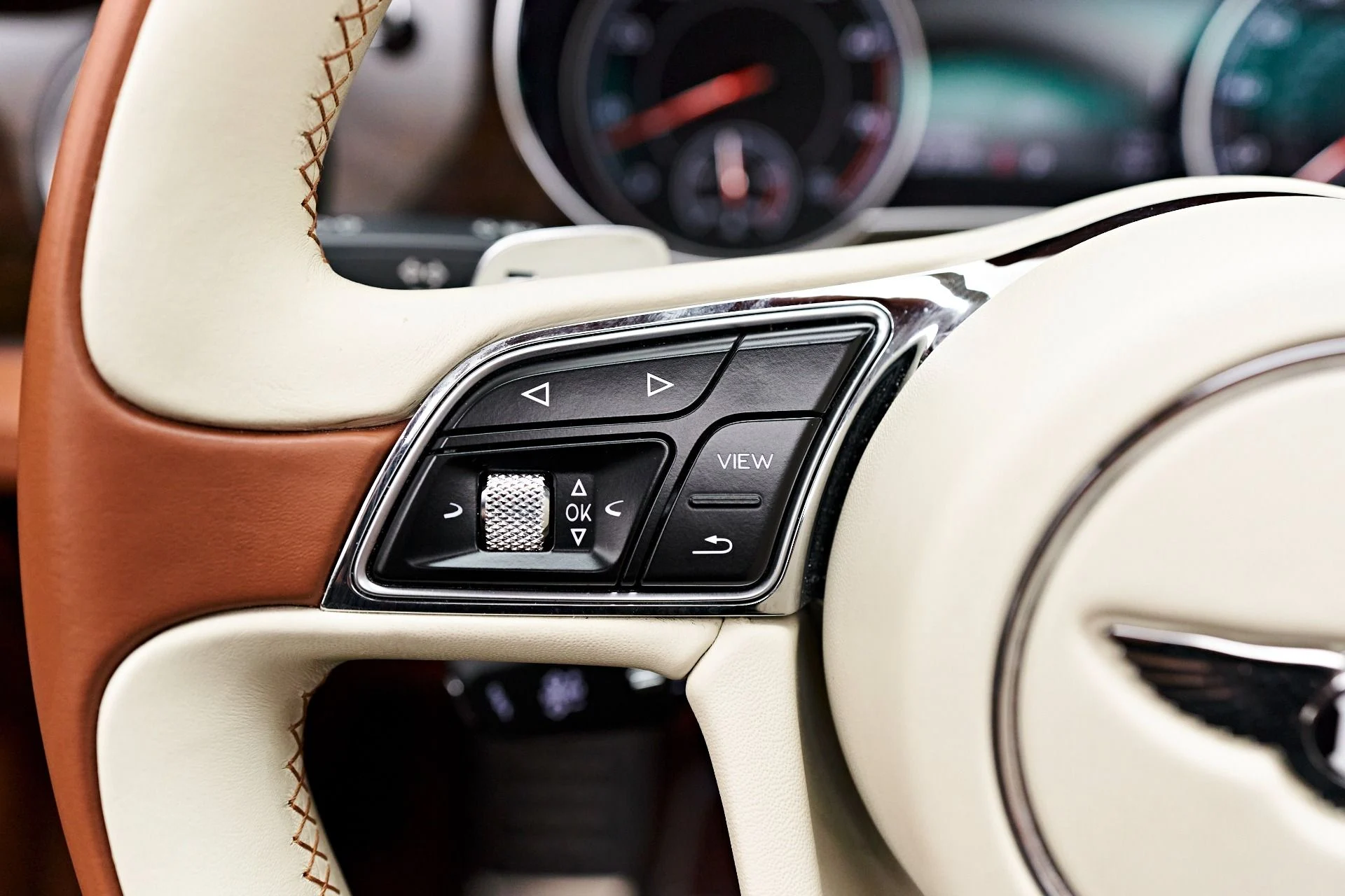 mph055_3037717047_Used_2018_Bentley_Bentayga_W12_1710611474_74df40525f