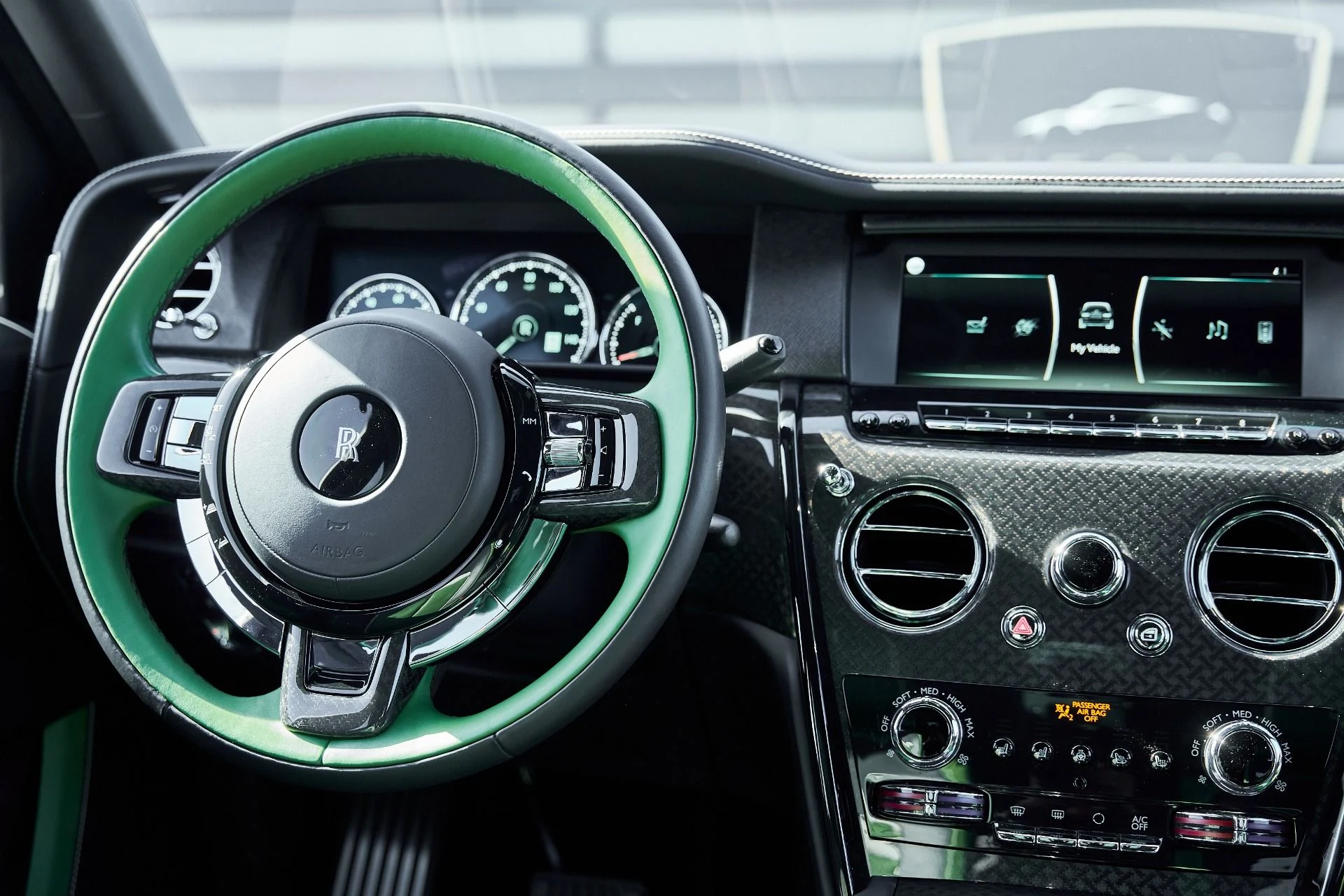 mph055_3067678835_Used_2023_Rolls_Royce_Cullinan_Black_Badge_1769736515_ac78a4d979