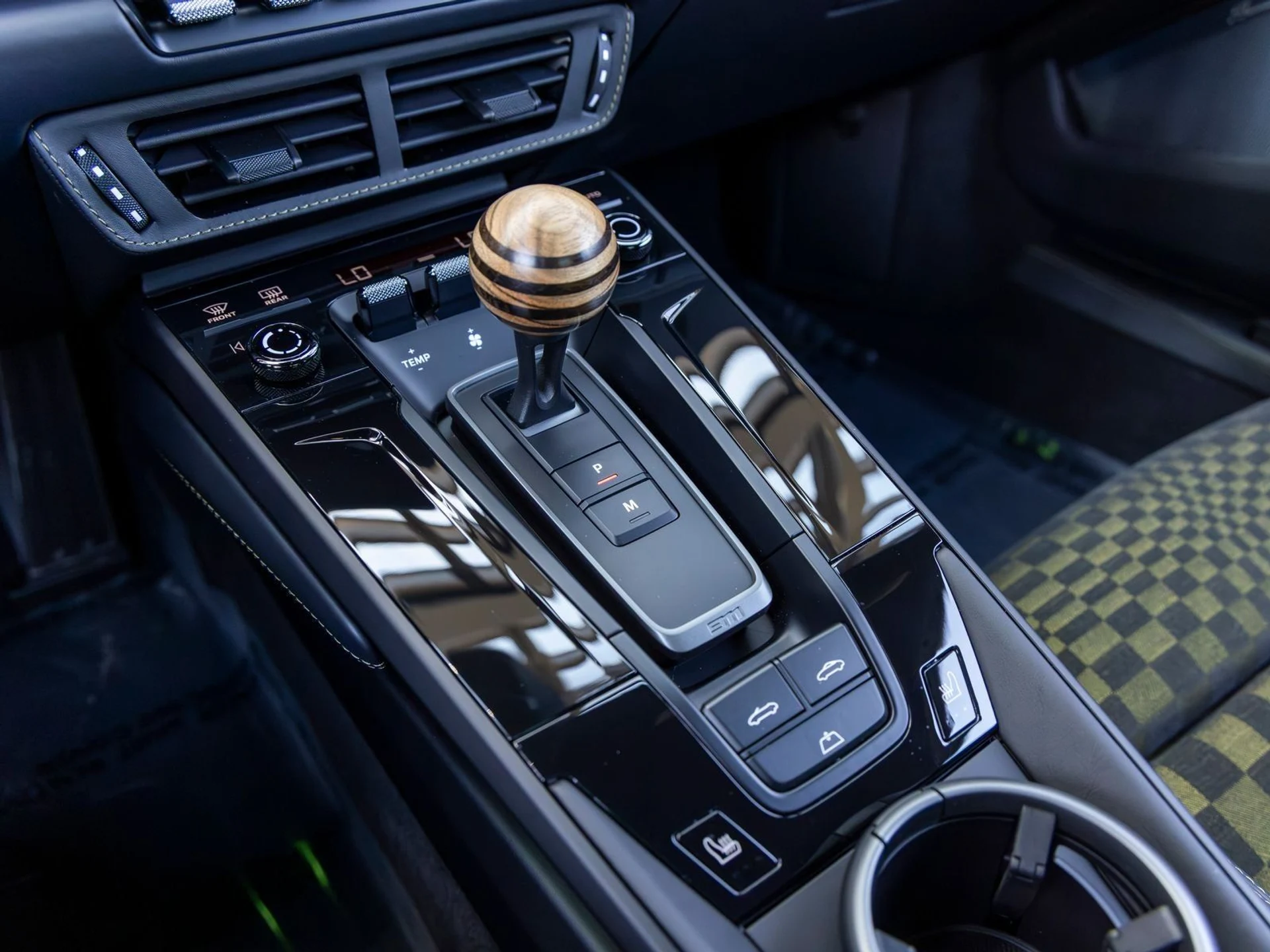 mph055_3072303831_56_5aba6e36ac