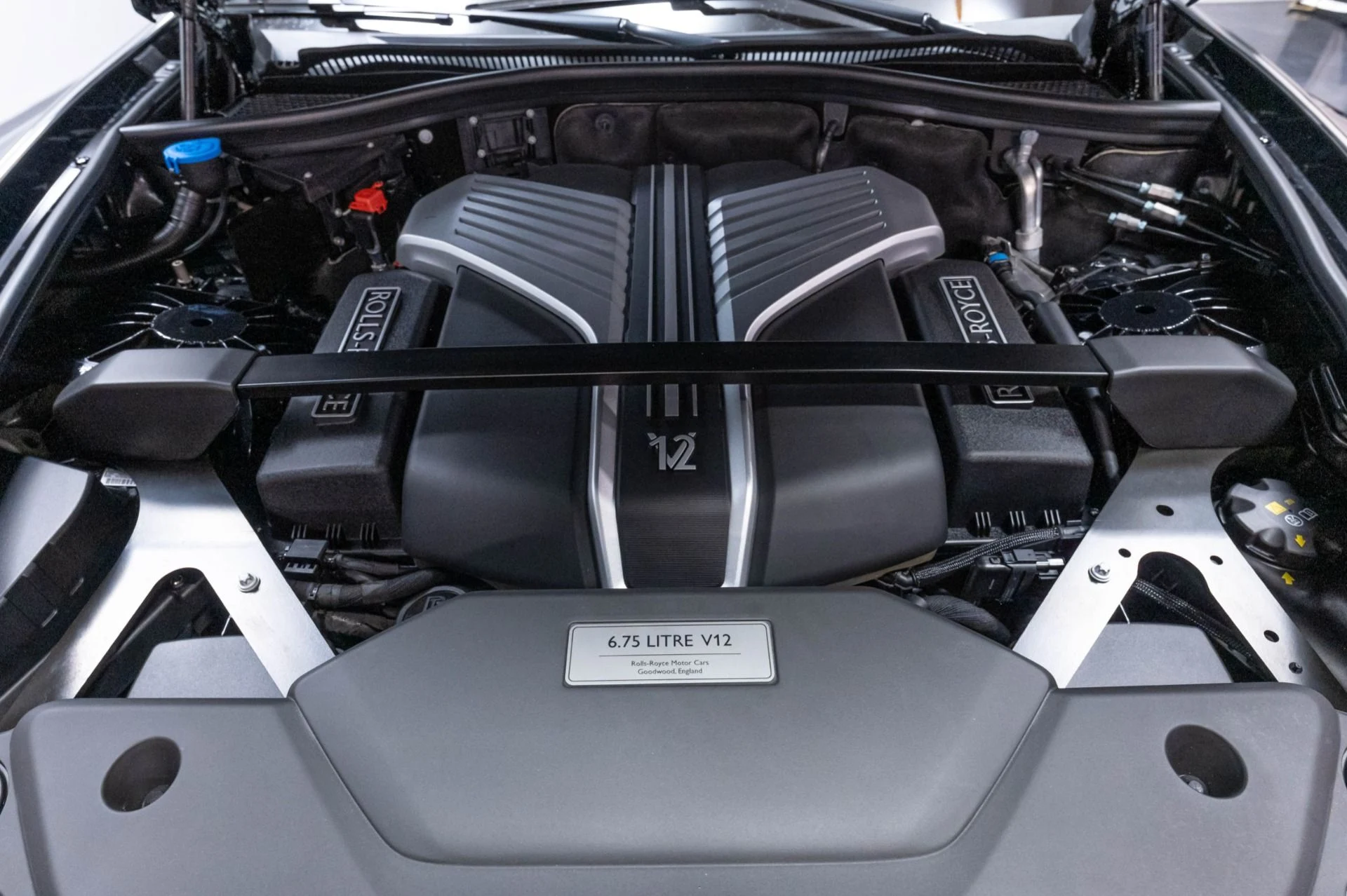 mph055_3077889608_Used_2024_Rolls_Royce_Phantom_1786998210_a428015e98