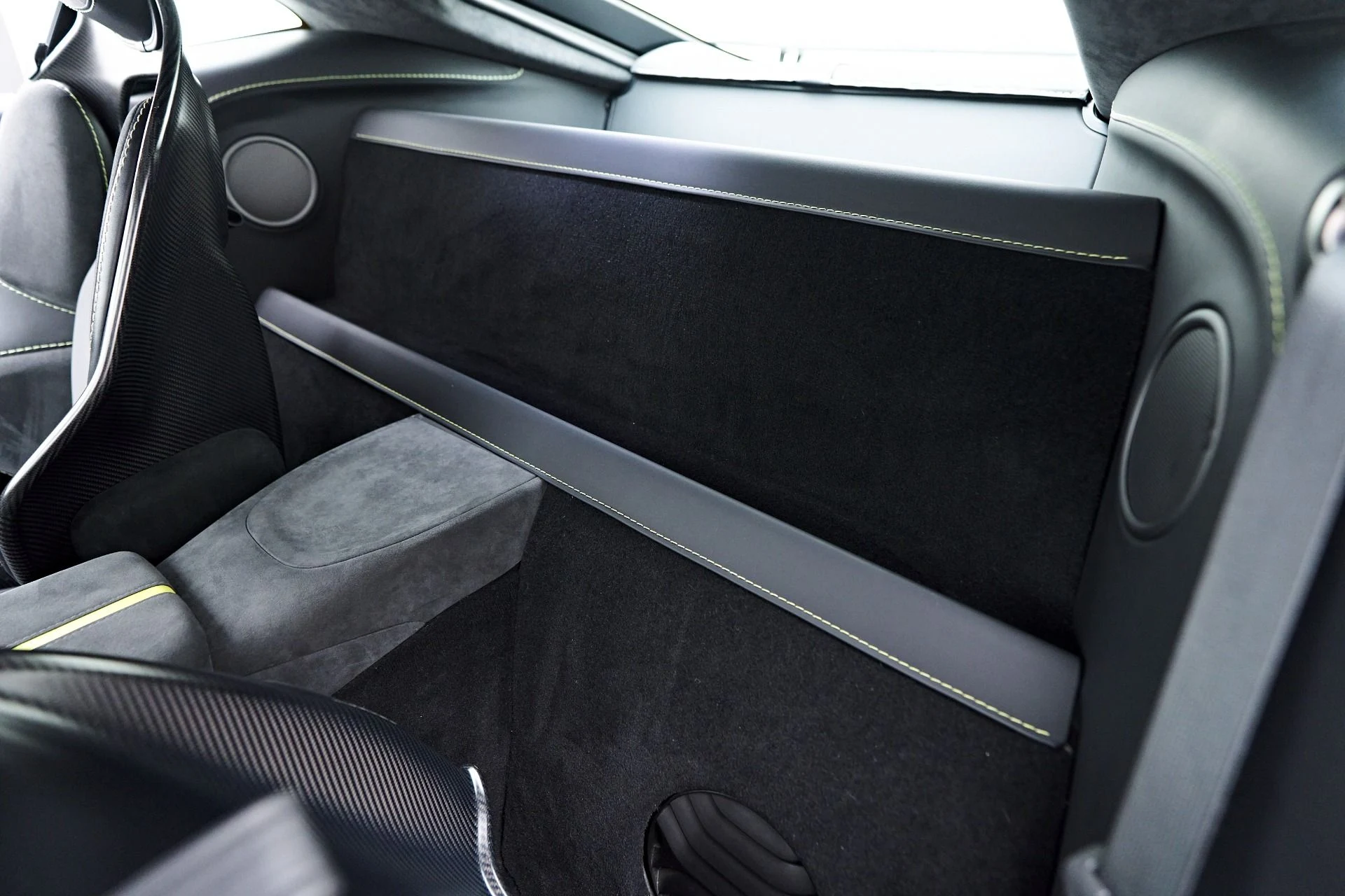 mph055_3090314071_Used_2023_Aston_Martin_Vantage_F1_Edition_1755655692_e8fd88e39e