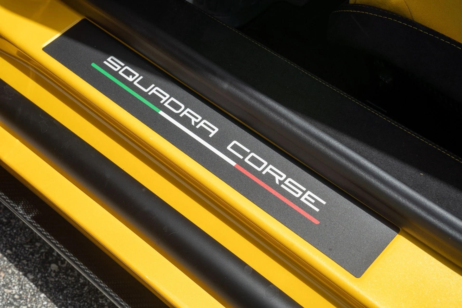 mph055_3091530767_Used_2014_Lamborghini_Gallardo_LP_570_4_Squadra_Corse_1755029654_9b2d252f55
