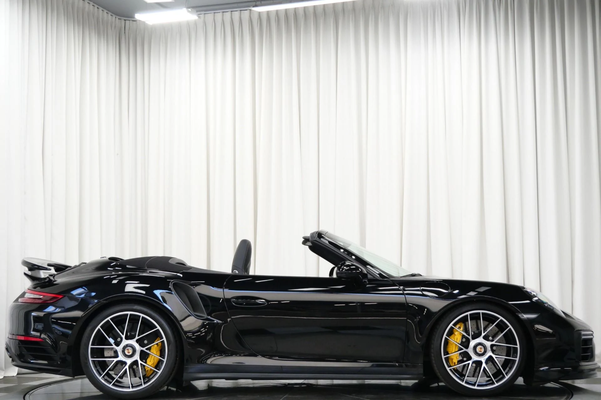 mph055_3124771573_Used_2019_Porsche_911_Turbo_S_Cabriolet_1756135575_44250a238d