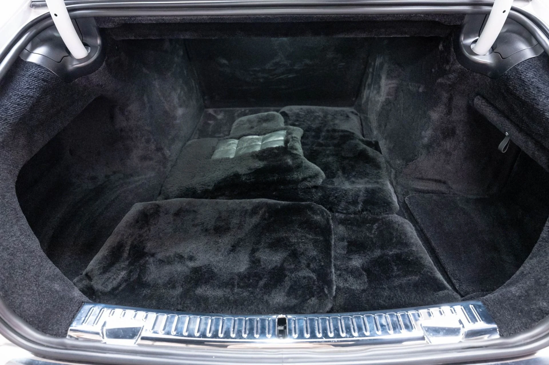 mph055_3136645891_Used_2019_Rolls_Royce_Phantom_1787168421_3b66287d76