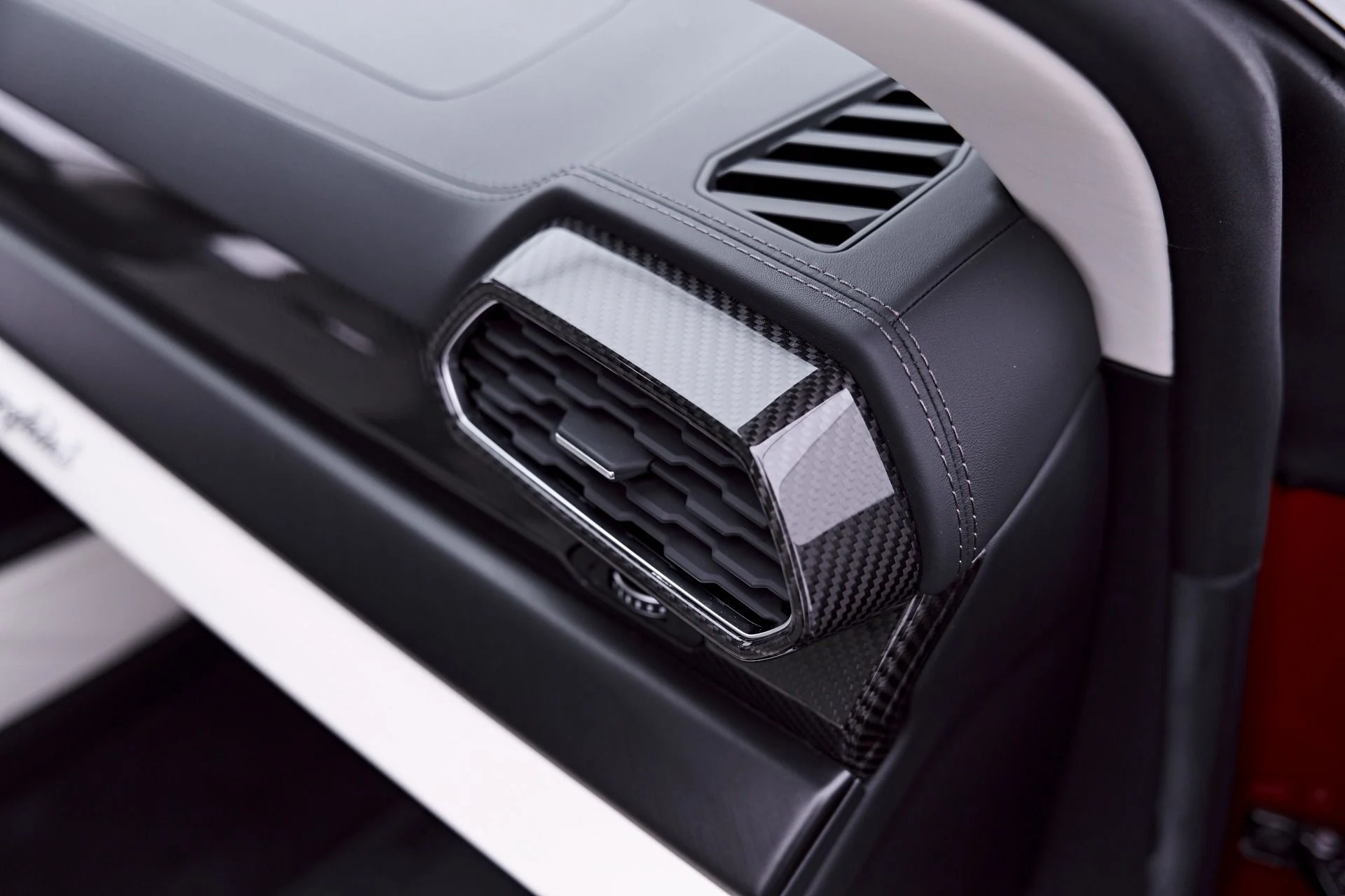 mph055_3151094232_Used_2023_Lamborghini_Urus_S_1781910666_4b45172137