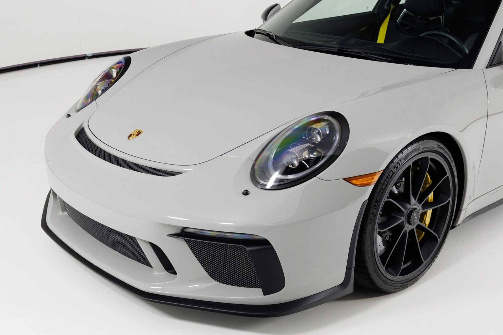 mph055_3168418709_Used_2018_Porsche_911_GT_3_1782944833_e8f876cfd7