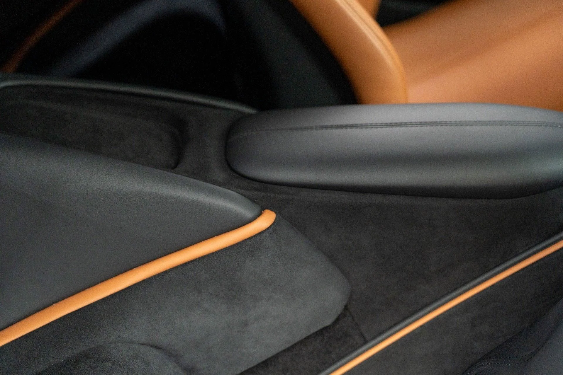 mph055_3177463772_Used_2022_Ferrari_Roma_1777382895_4f62fd5912