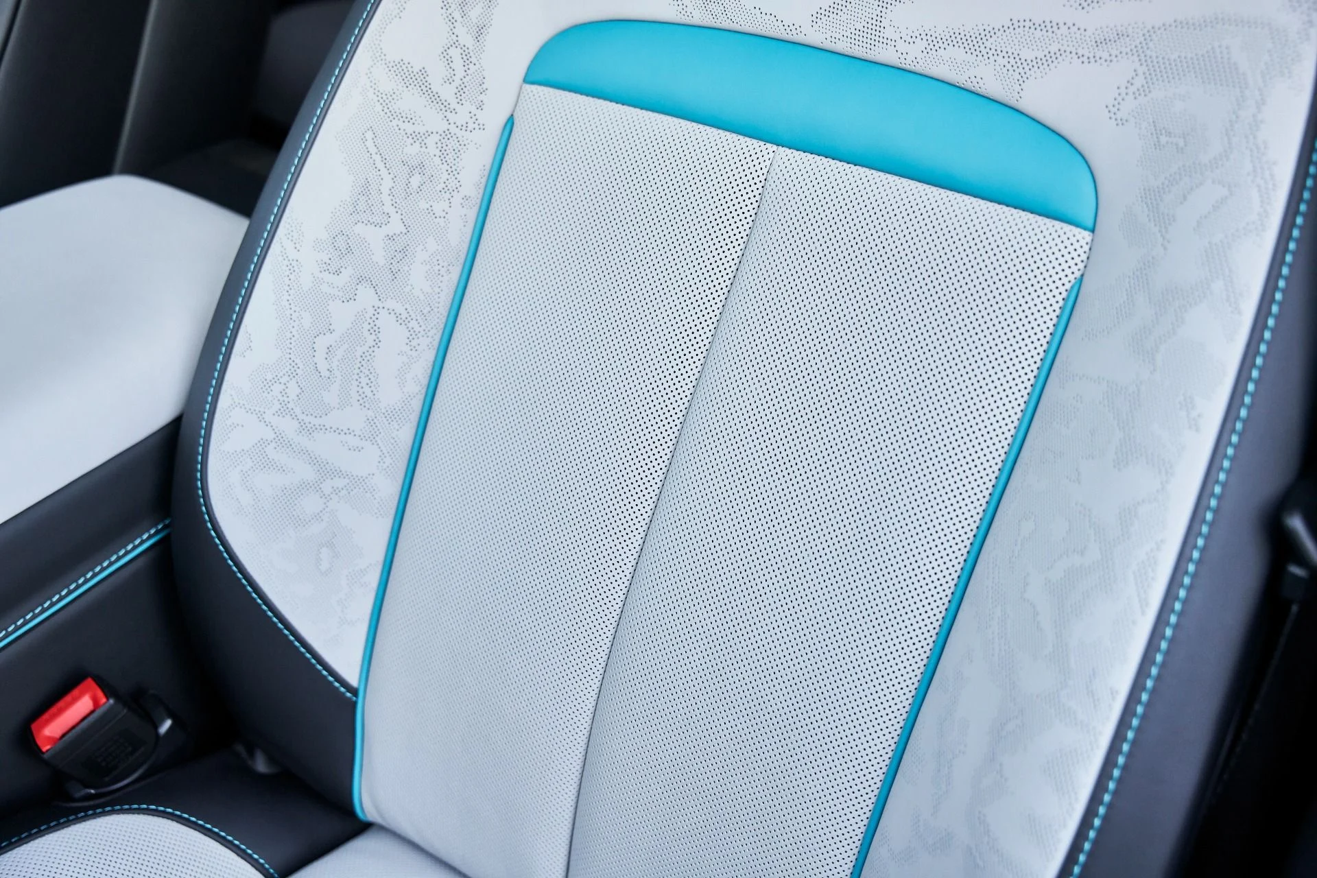 mph055_3197635318_Used_2025_Rolls_Royce_Ghost_Base_1770087477_cb9a9a0a75