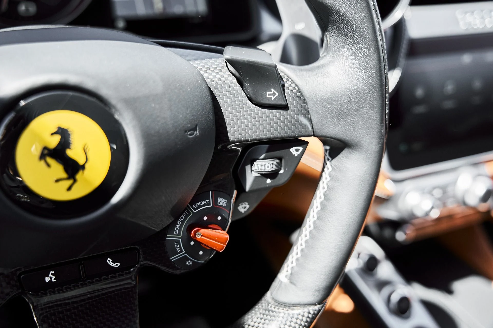 mph055_3242116603_Used_2018_Ferrari_GTC_4_Lusso_V12_1775612092_dd3bf5e615