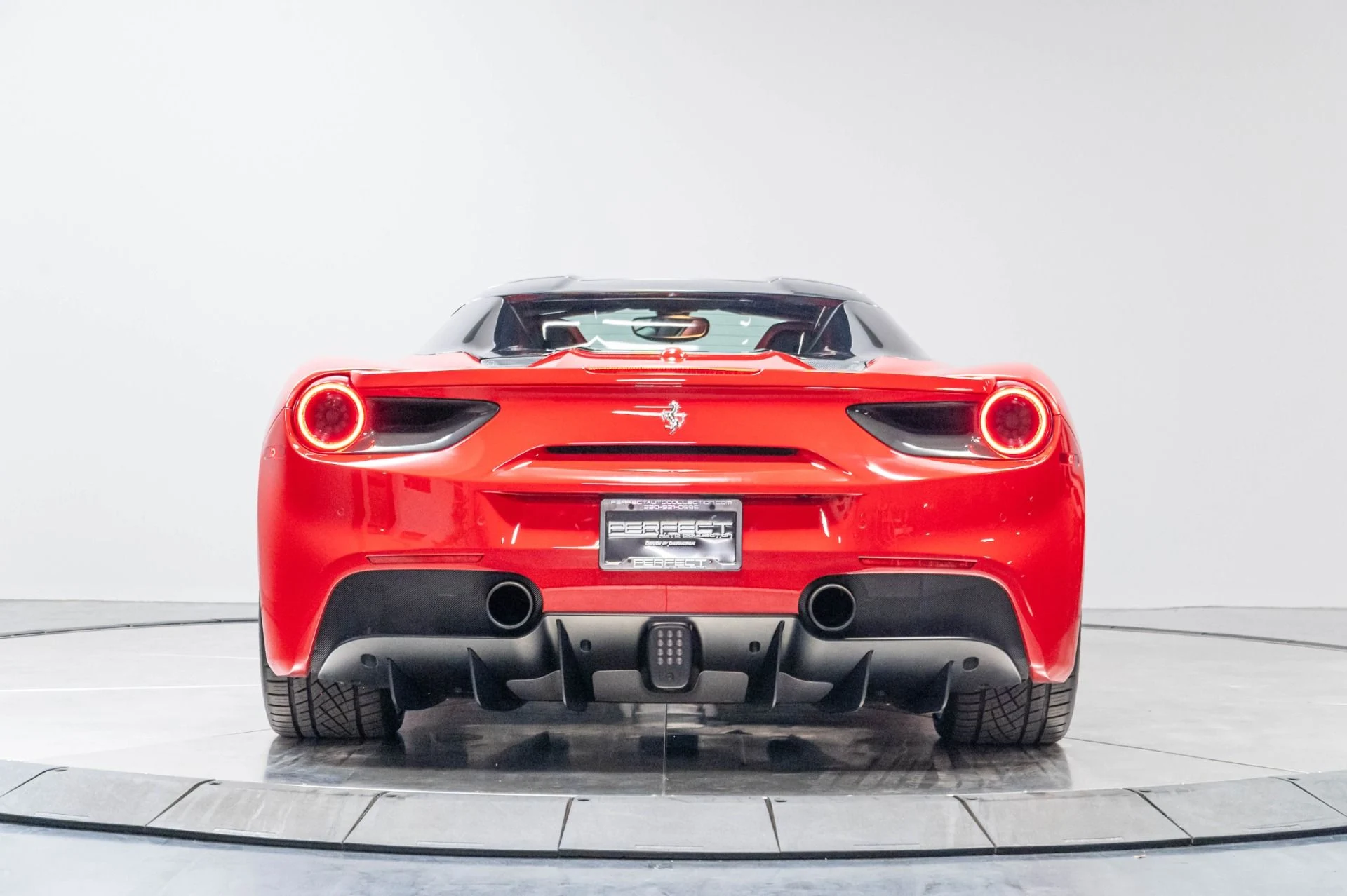 mph055_3251239436_Used_2018_Ferrari_488_Spider_1786656638_fb482a83c6