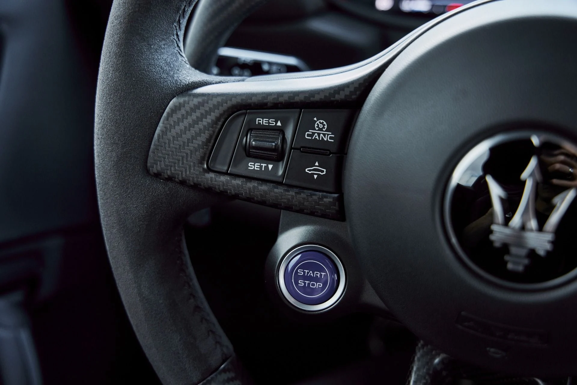 mph055_3266432716_Used_2024_Maserati_MC_20_Base_1772679301_b44fb2244f