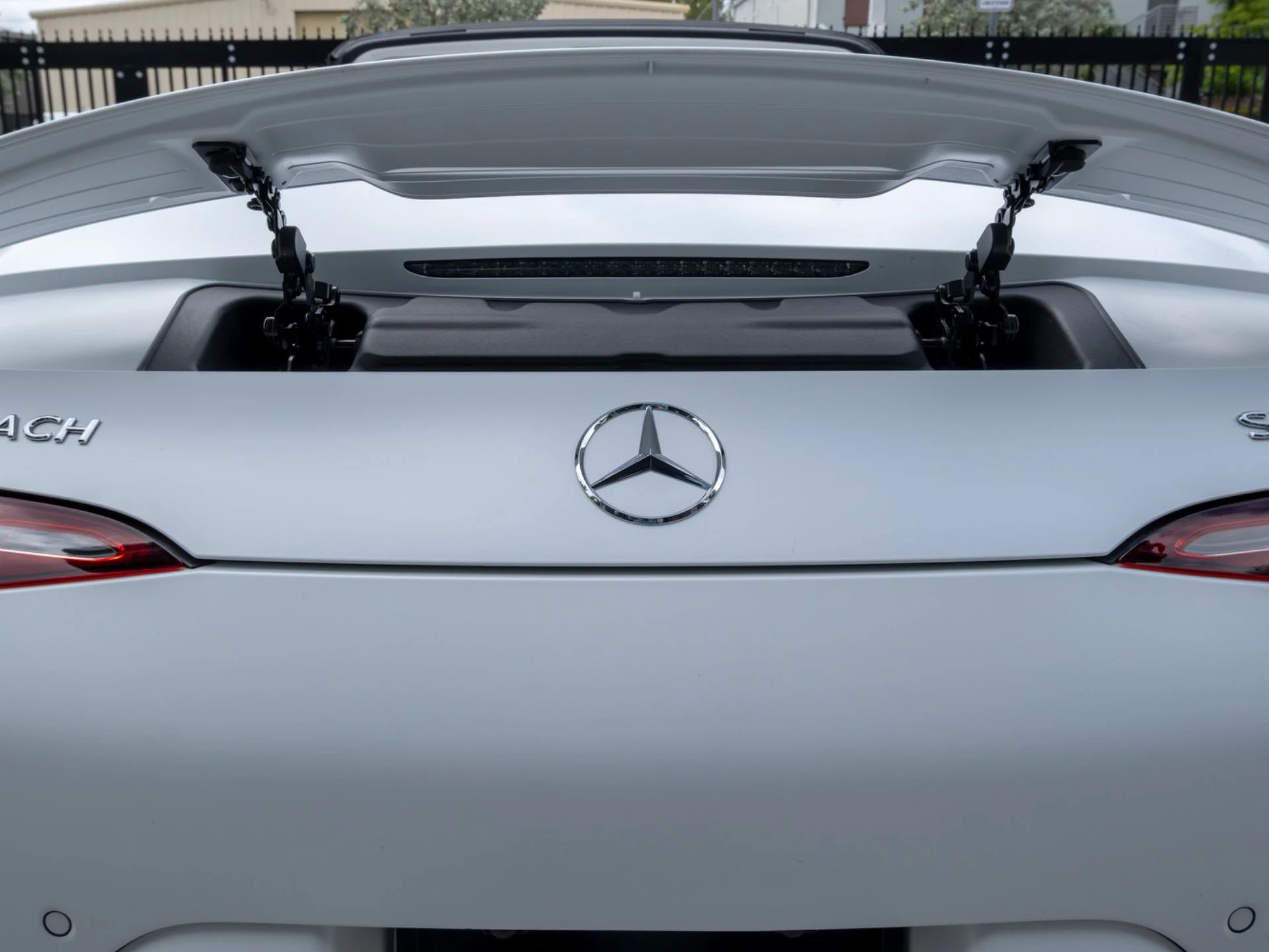 mph055_3284500754_Used_2026_Mercedes_Benz_SL_Maybach_SL_680_Monogram_Series_1775231671_8300f382d4