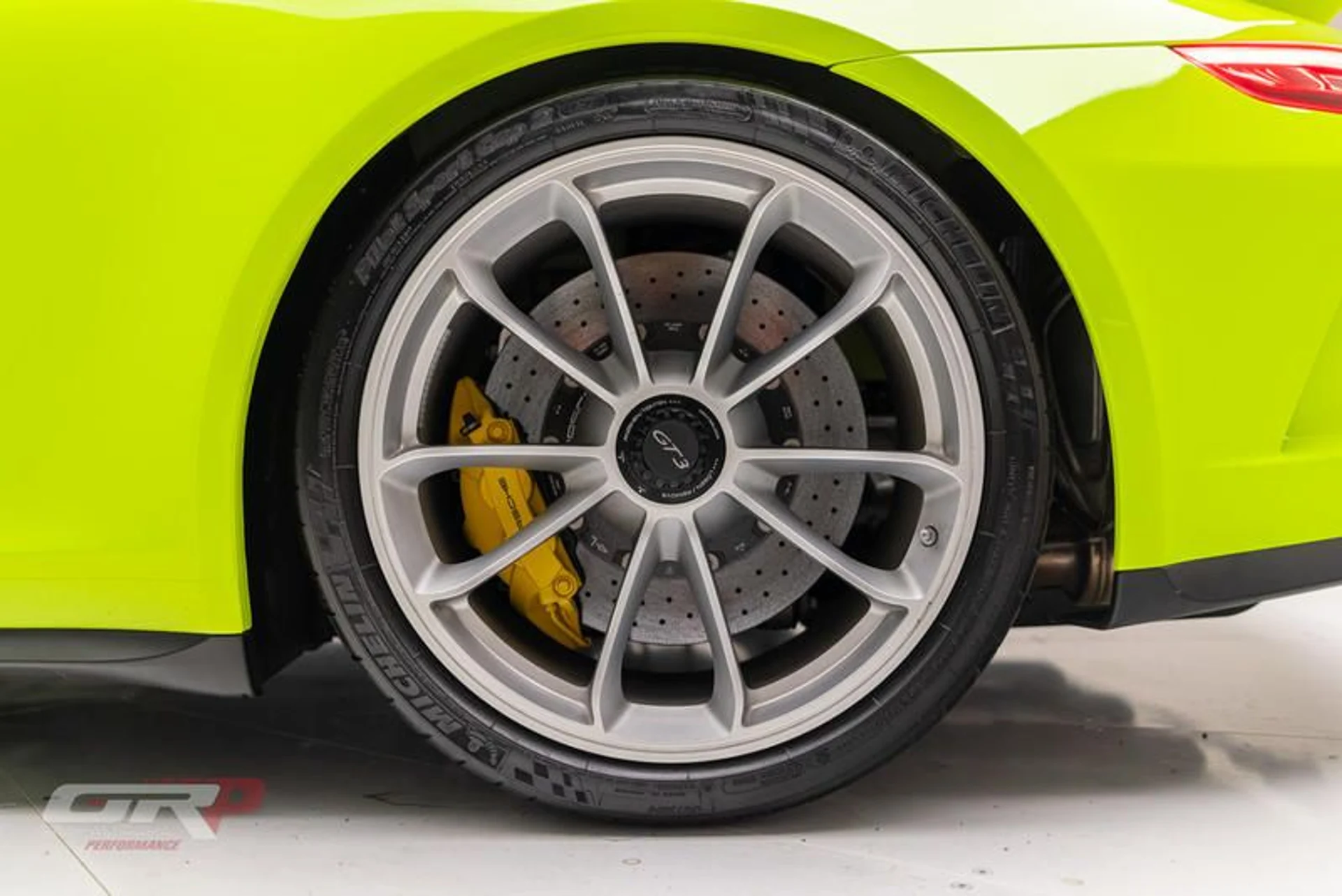 mph055_3302941433_A1971_FA_4_4_F55_4_CC_6_9_C75_6_DB_0_CA_32733_F_904d613ad0