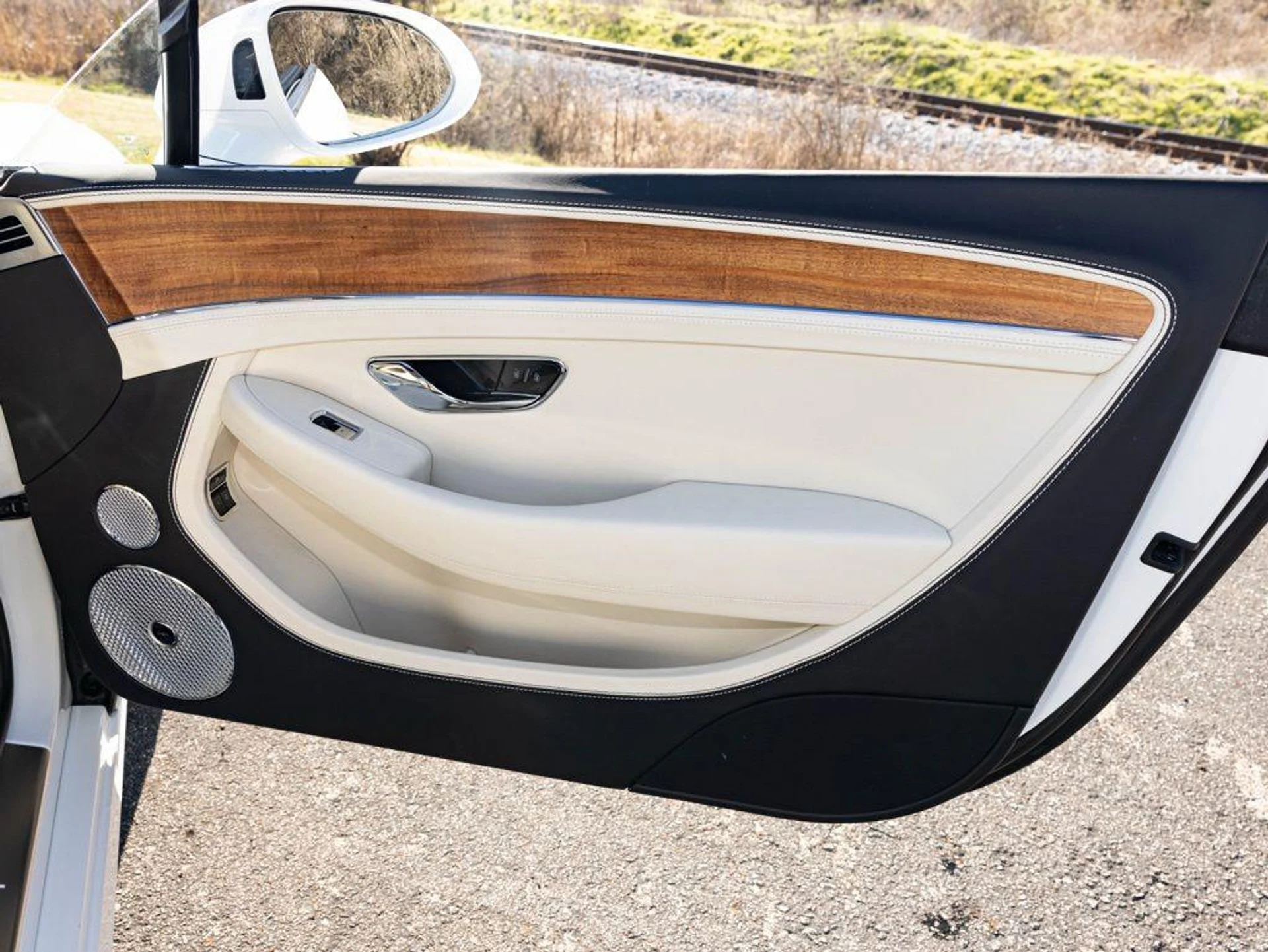 mph055_3303298499_499141765_69a452fd0431bab765b4b42b_363c9b7484