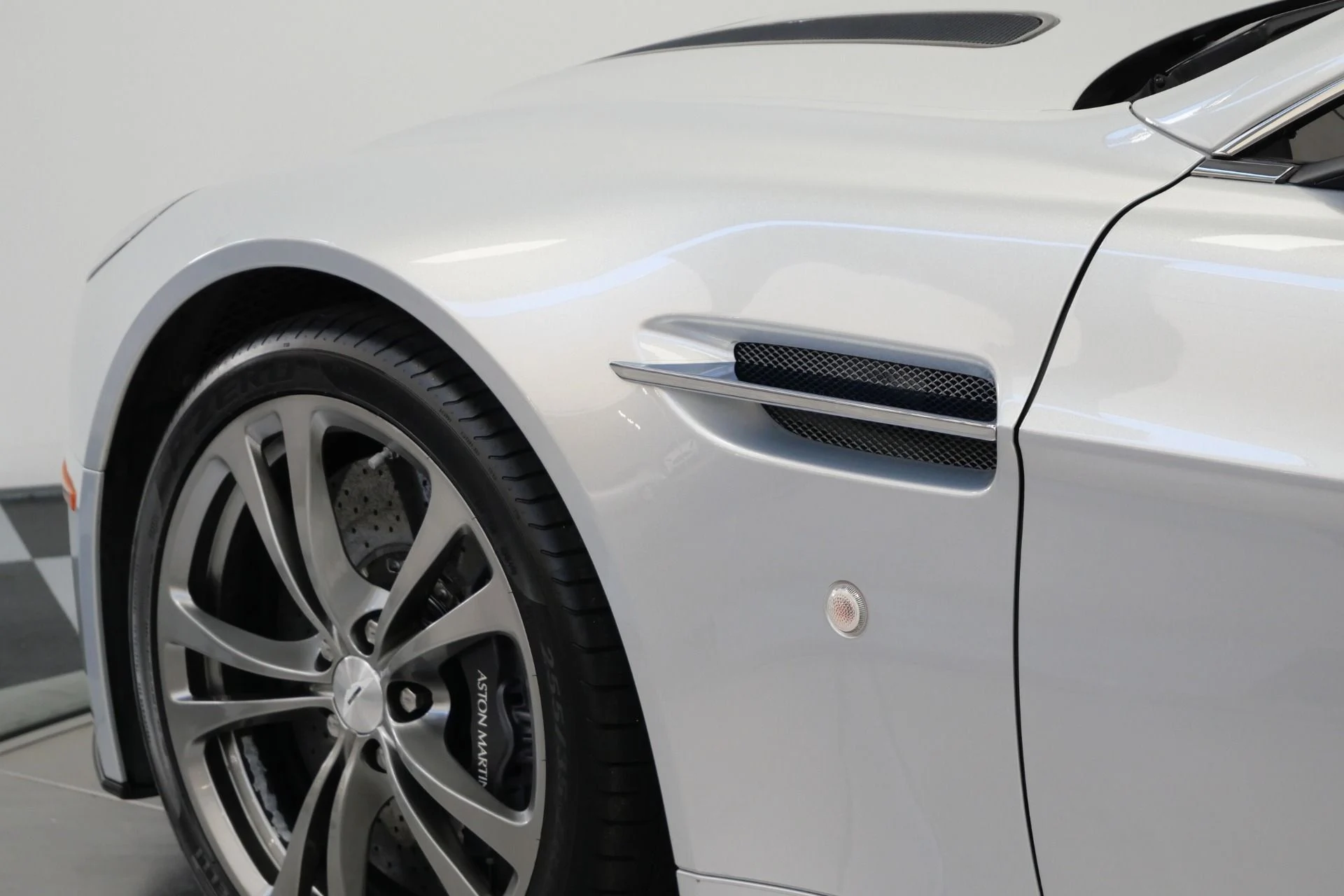 mph055_331391744_Used_2017_Aston_Martin_Vantage_Roadster_7_Speed_Manual_Limited_1_of_100_for_the_USA_1765816519_eb39e54882