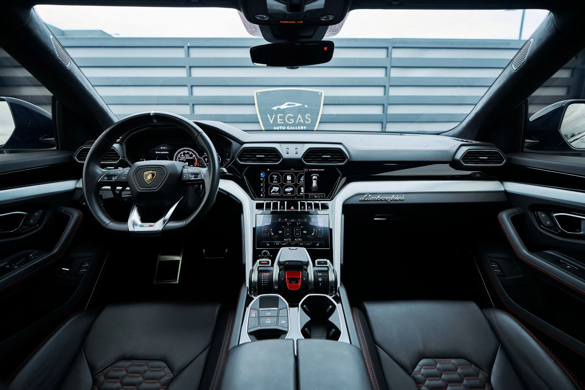 mph055_3318556293_Used_2021_Lamborghini_Urus_1763157126_6d74f12cba