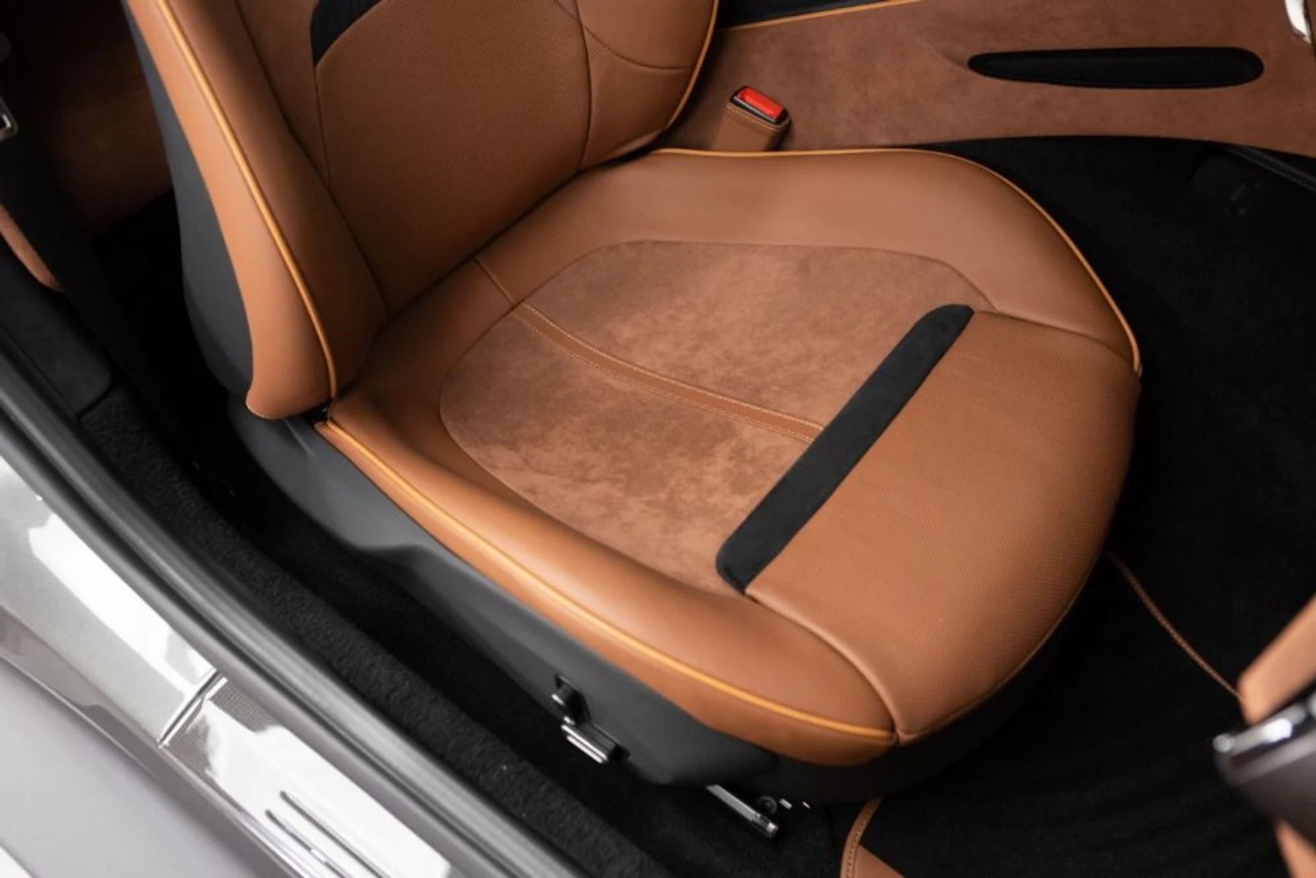 mph055_332802201_Used_2024_Ferrari_Roma_0cb7716510