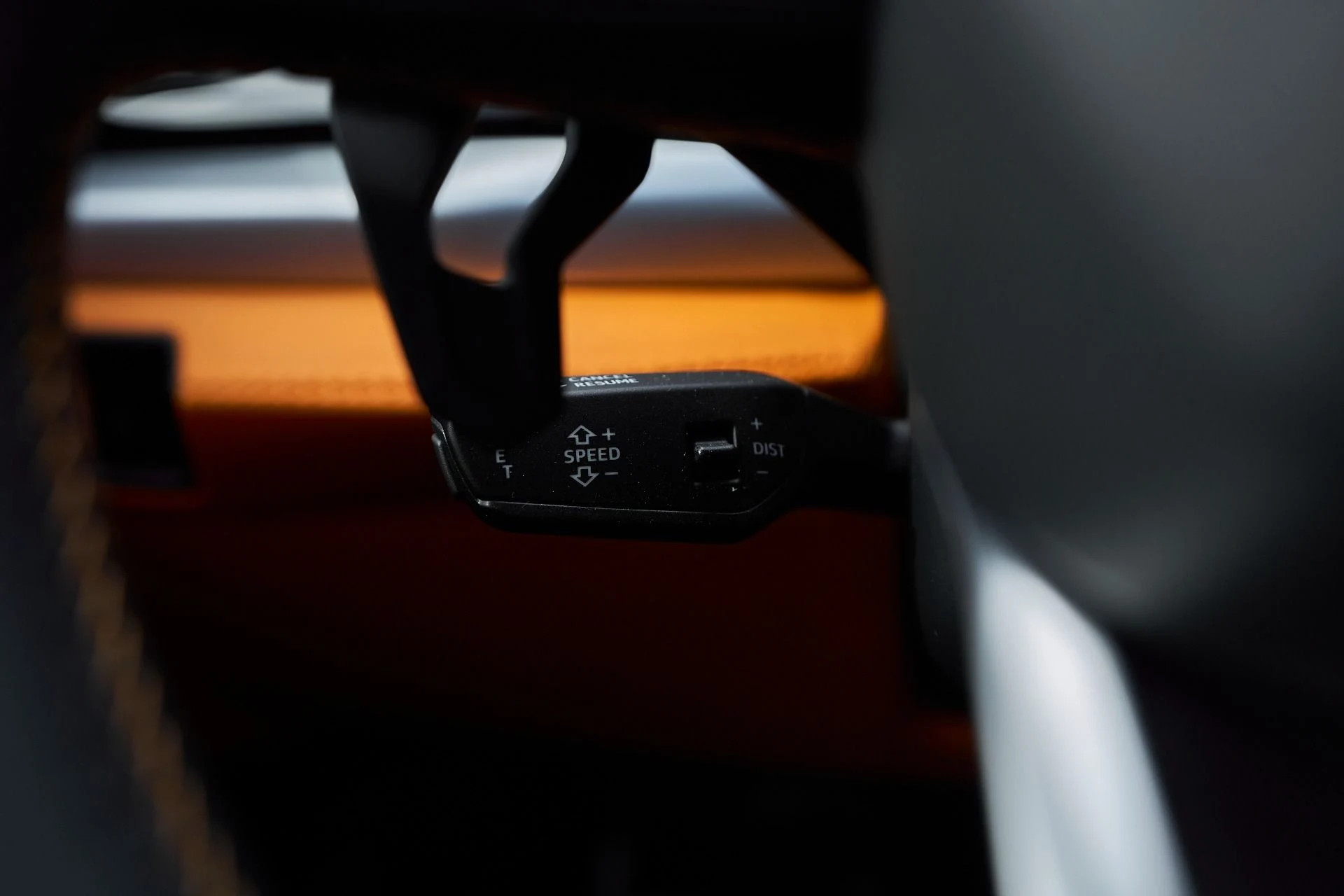 mph055_3328075932_Used_2025_Lamborghini_Urus_SE_1763677068_875ee462db