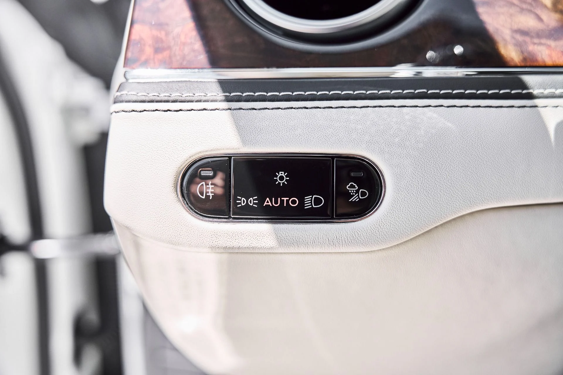 mph055_3328125973_Used_2021_Bentley_Flying_Spur_V8_1780617178_717f2cb7c1