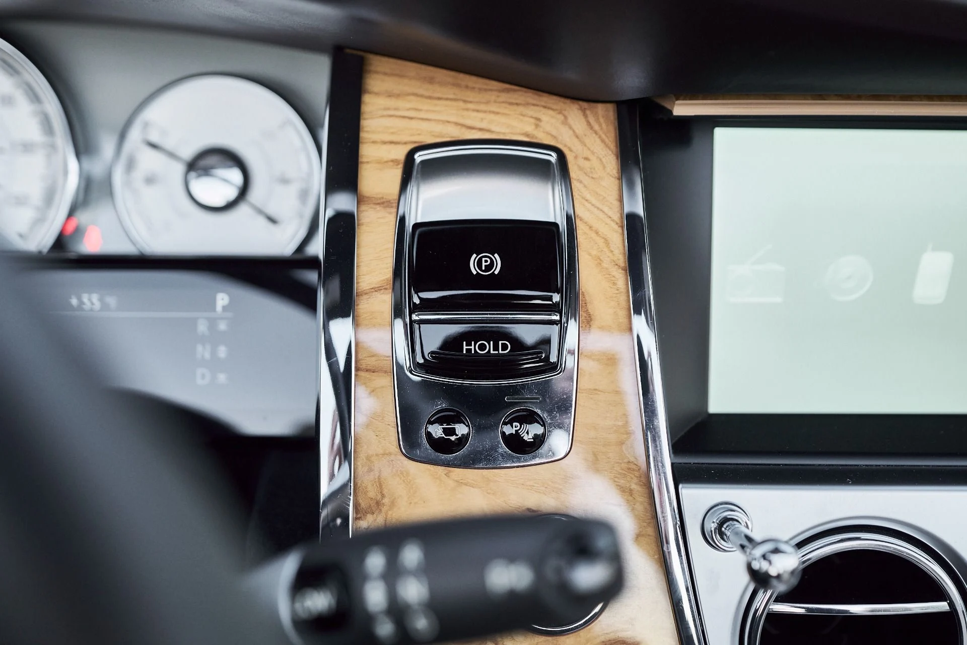 mph055_3337913971_Used_2017_Rolls_Royce_Dawn_Base_1764730538_5b478b790a