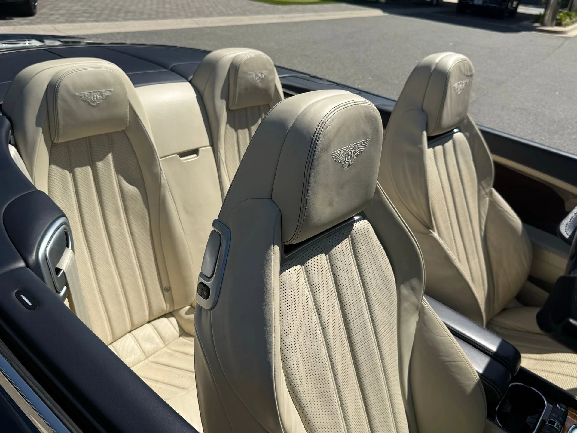 mph055_3384493471_b54e5ca92b2d4e24a4b9f8a8ef38dc6c_392d44ef5e