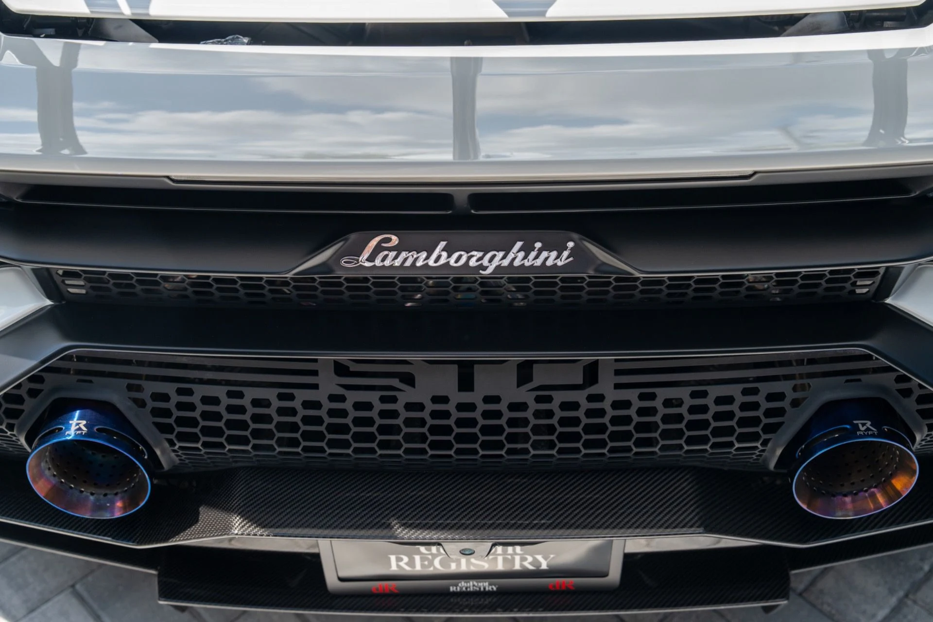 mph055_3418239101_Used_2021_Lamborghini_Huracan_STO_1787070220_d3bc81d496