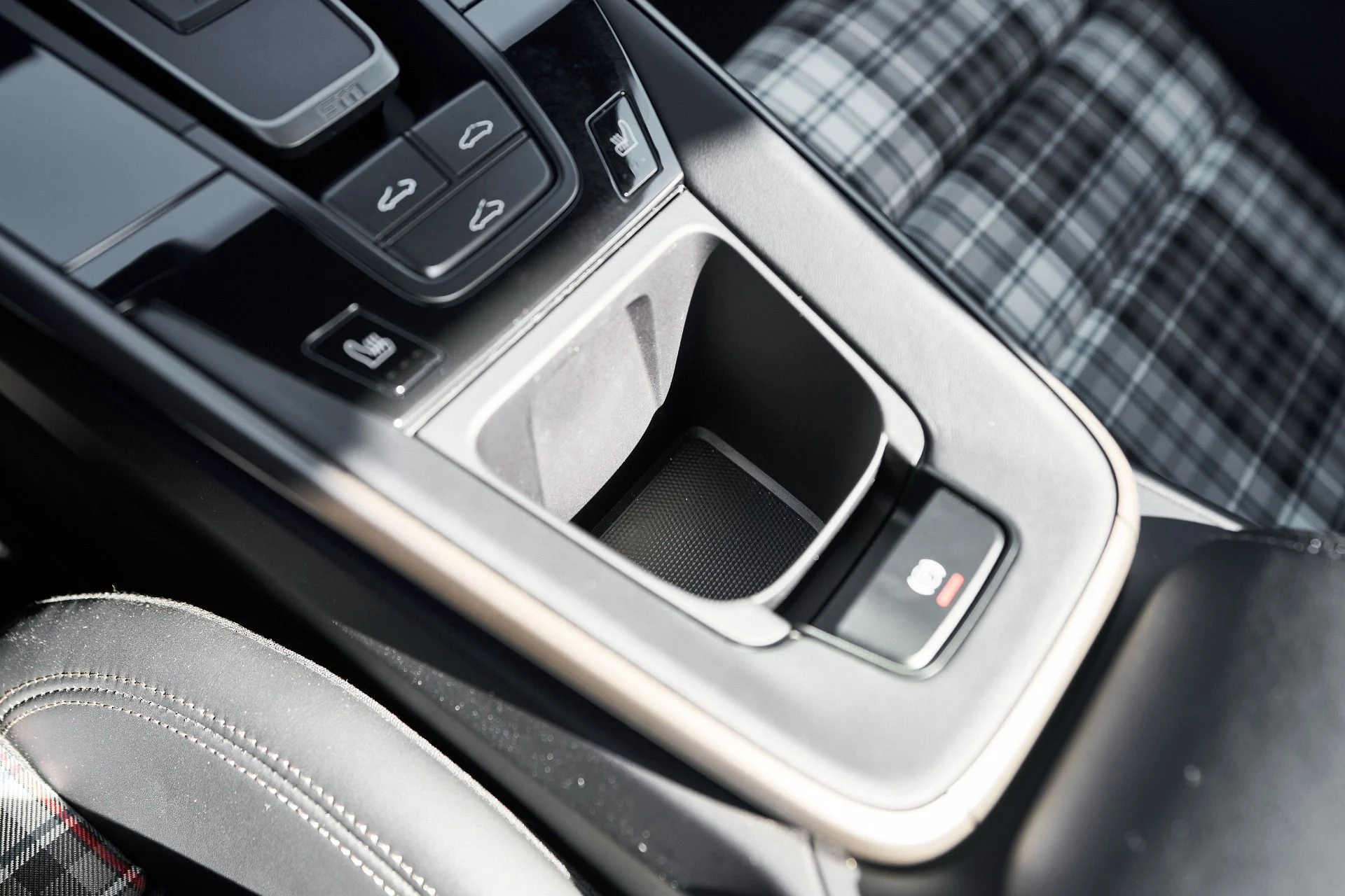 mph055_3442087309_Used_2025_Porsche_911_Turbo_S_1763075493_3c3fe24eeb