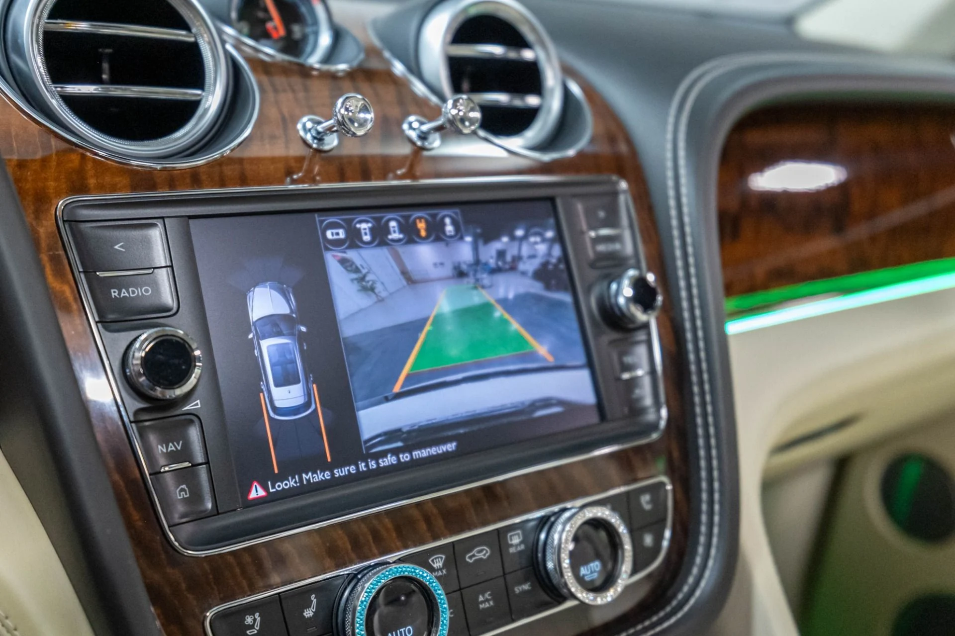 mph055_3472806014_Used_2017_Bentley_Bentayga_W12_1787159716_8725df5e38