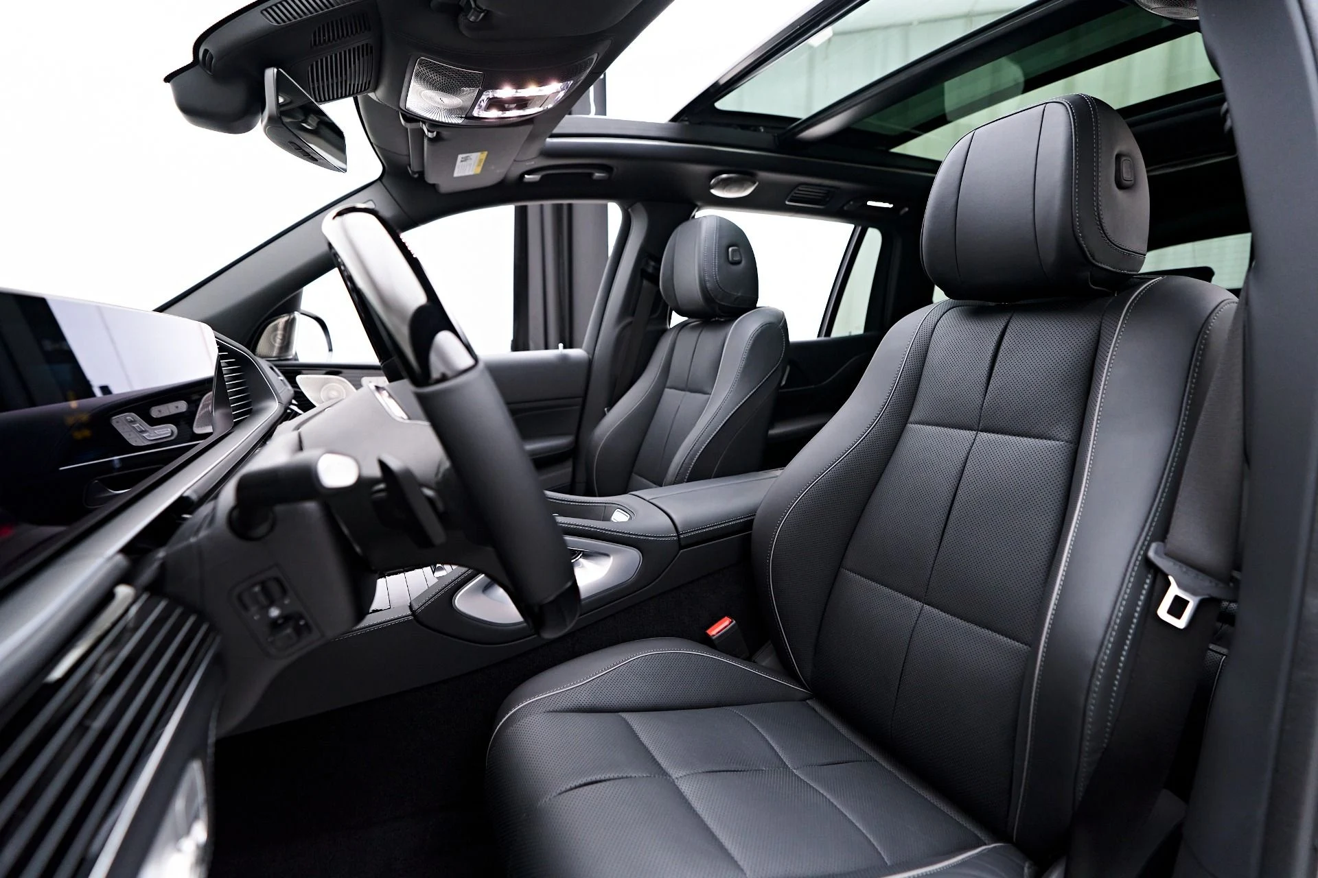 mph055_3474693242_Used_2023_Mercedes_Benz_GLS_Maybach_GLS_600_1762799282_33bb33b72e